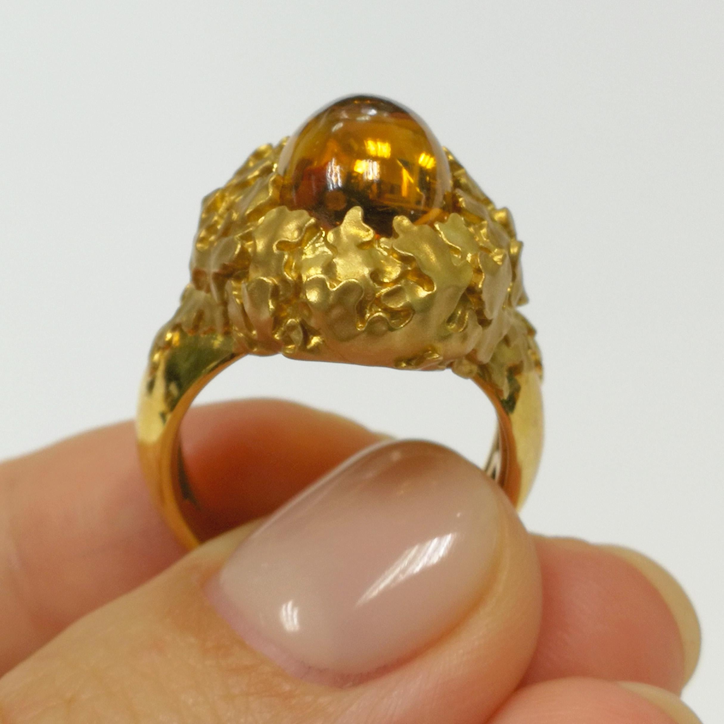 Citrine 5.97 Carat 18 Karat Yellow Gold Moss Ring In Excellent Condition For Sale In Bangkok, TH