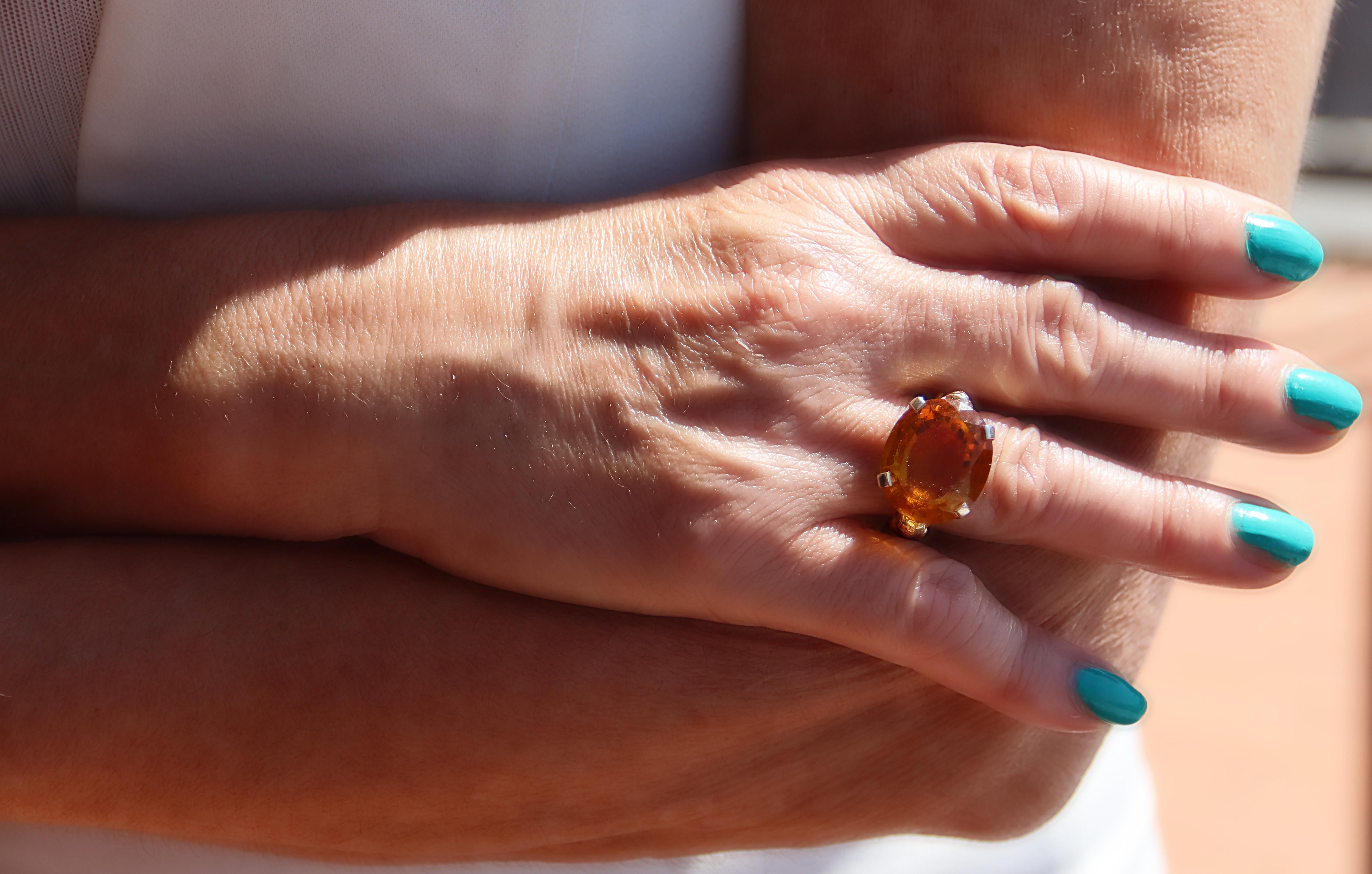 Women's Citrine 9 Karat Yellow Gold Cocktail Ring For Sale