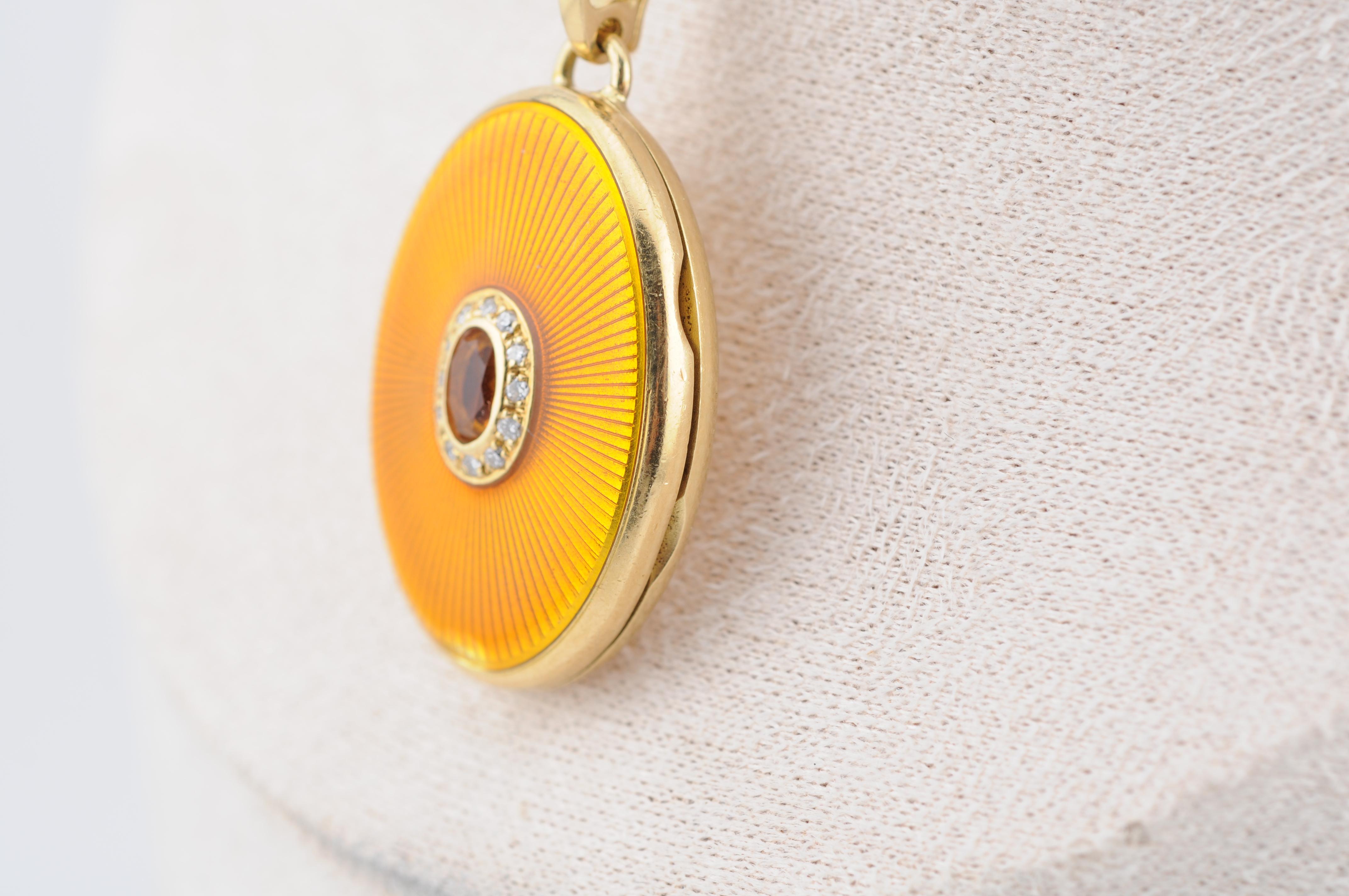 Citrin und Diamant Medaillon Anhänger aus emailliertem 18K Gold (Gemischter Schliff) im Angebot