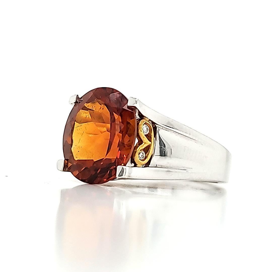 Women's or Men's Citrine and Diamond Engagement Ring in 18 K Gold For Sale