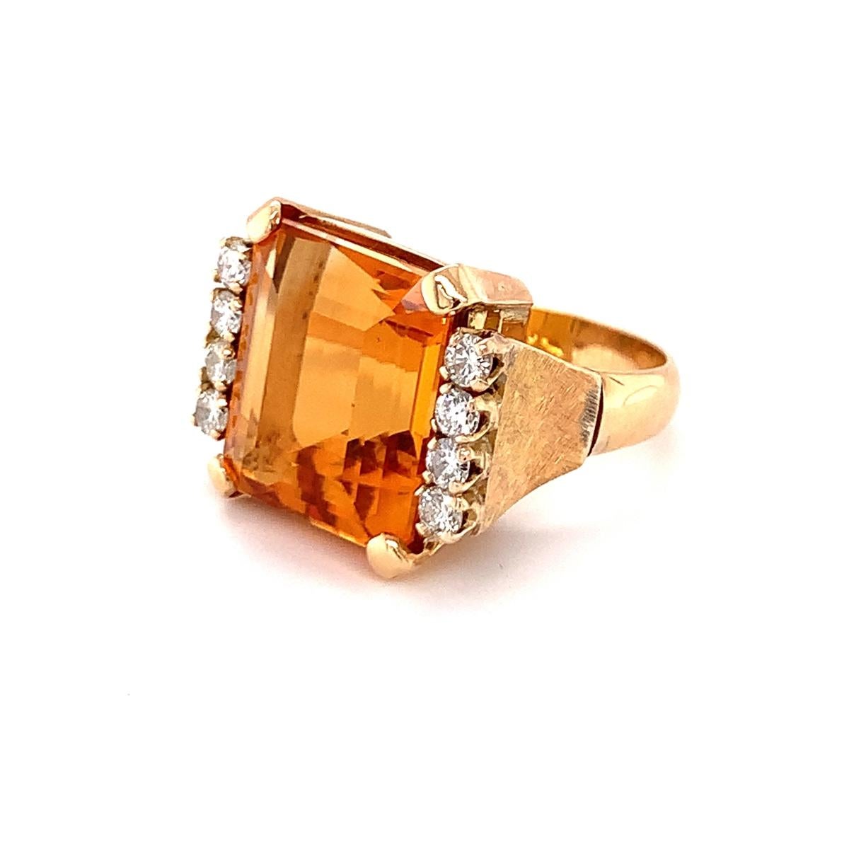 Citrine and Diamond Ring in 18K Yellow Gold, circa 1960s In Good Condition For Sale In Beverly Hills, CA