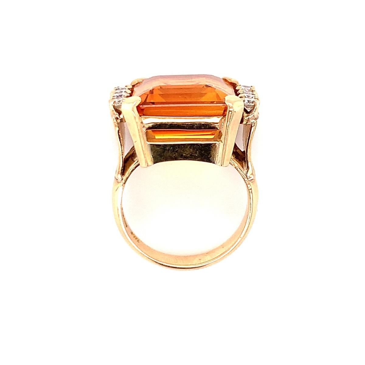 Bague en or jaune 18 carats, citrine et diamants, c. 1960 Pour femmes en vente