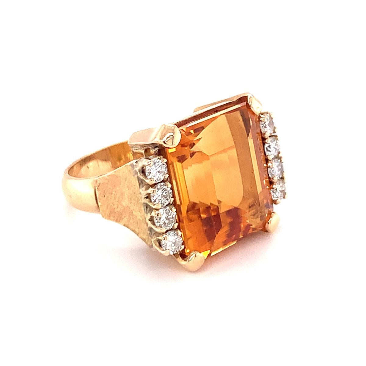 Citrine and Diamond Ring in 18K Yellow Gold, circa 1960s For Sale 4