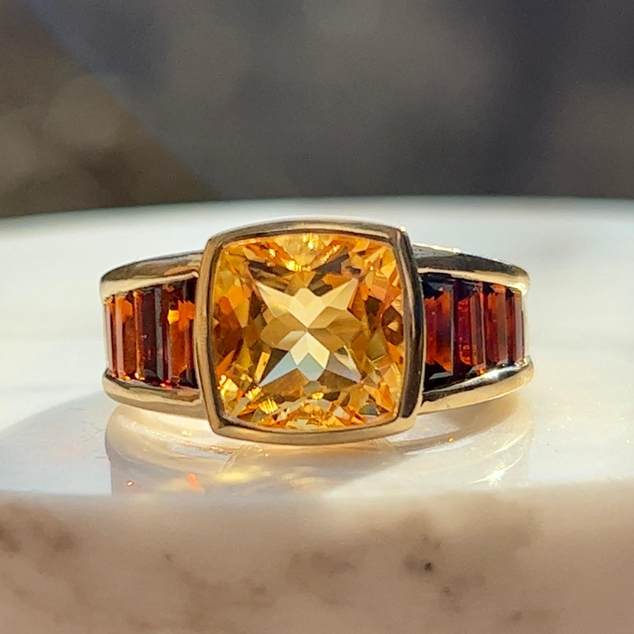 Citrine and Garnet Ring in 14k Yellow Gold In Good Condition In Towson, MD