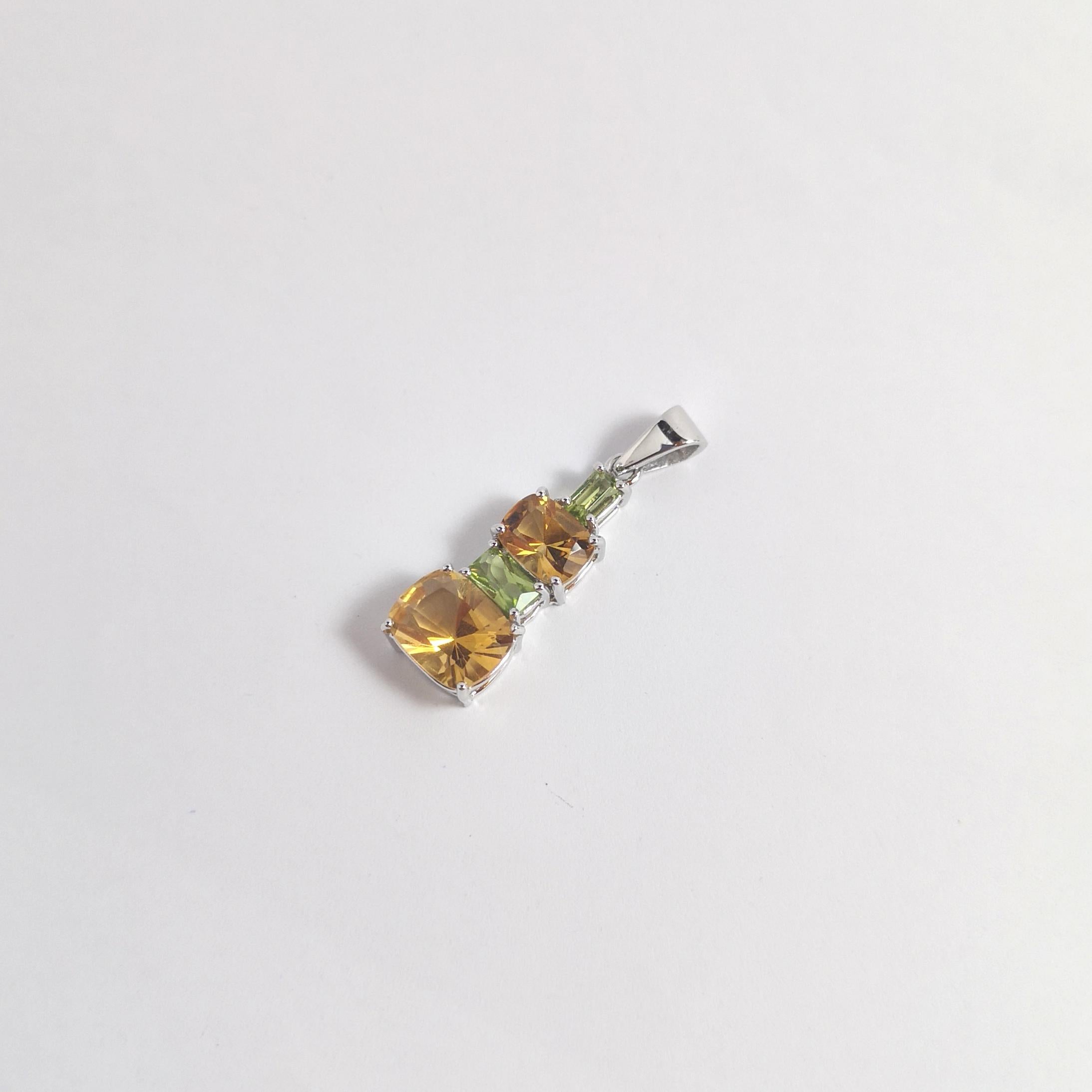 Citrin- und Peridot-Anhänger in 14K Weißgold-Fassung im Zustand „Neu“ im Angebot in Bangkok, TH