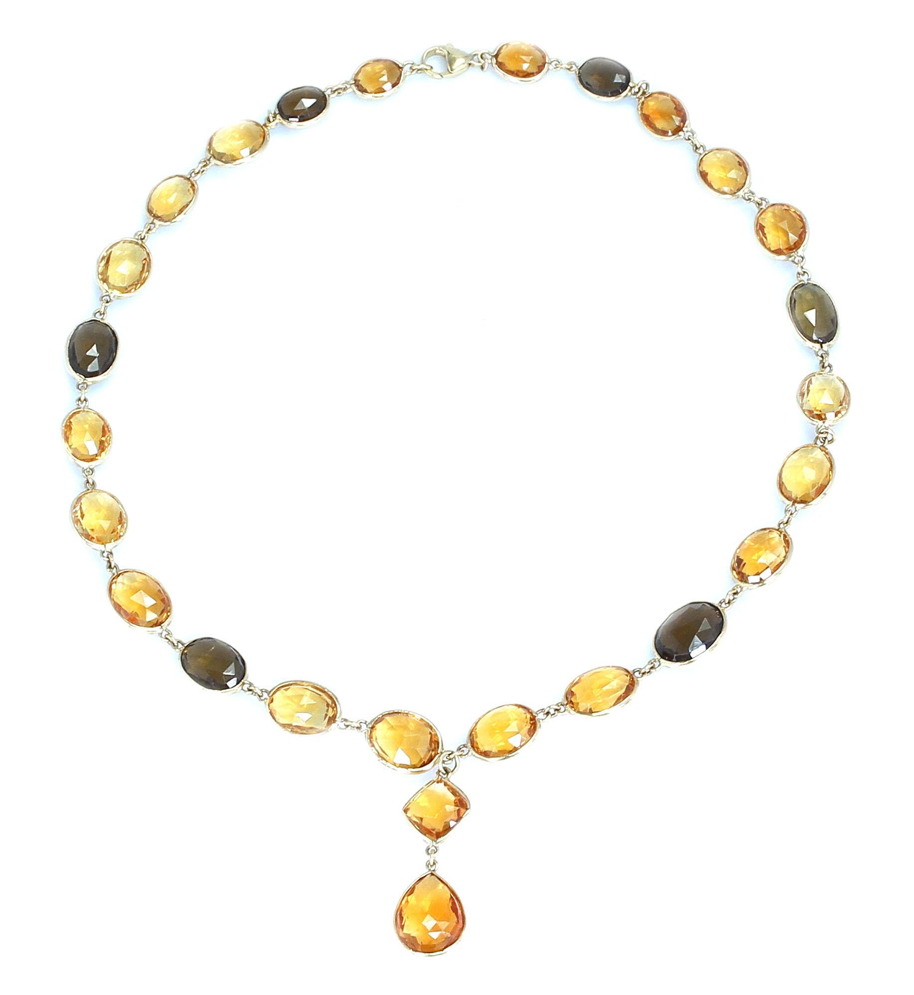 Feine Halskette aus 18 Karat Gold mit Citrin und Rauchquarz und doppeltem Cabochon im Rosenschliff im Angebot 1