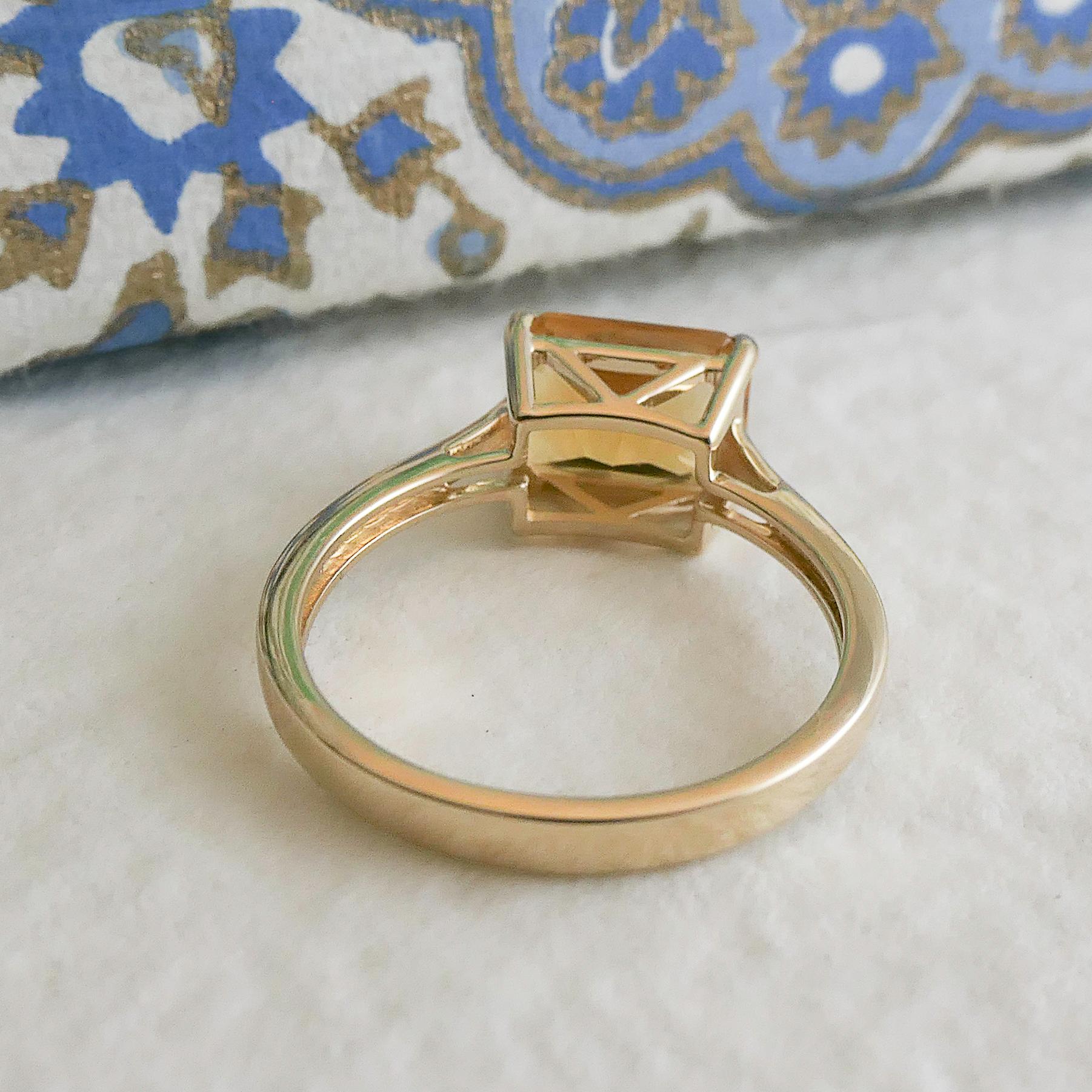 Bague en or jaune 14 carats avec citrine baguette - Taille 7 en vente 1