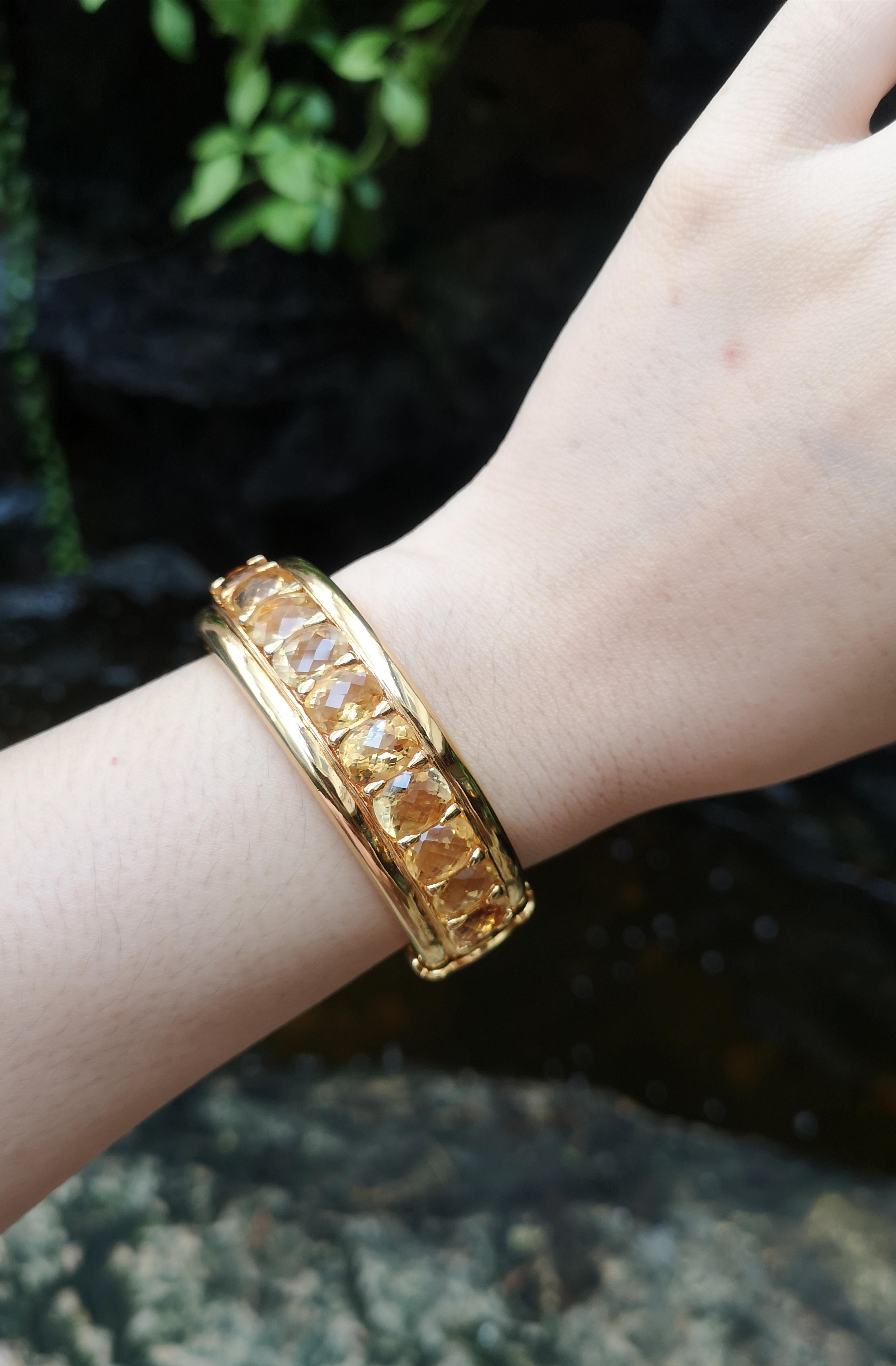 Citrine  Bangle set in Silver Settings In New Condition For Sale In Dusit, 10