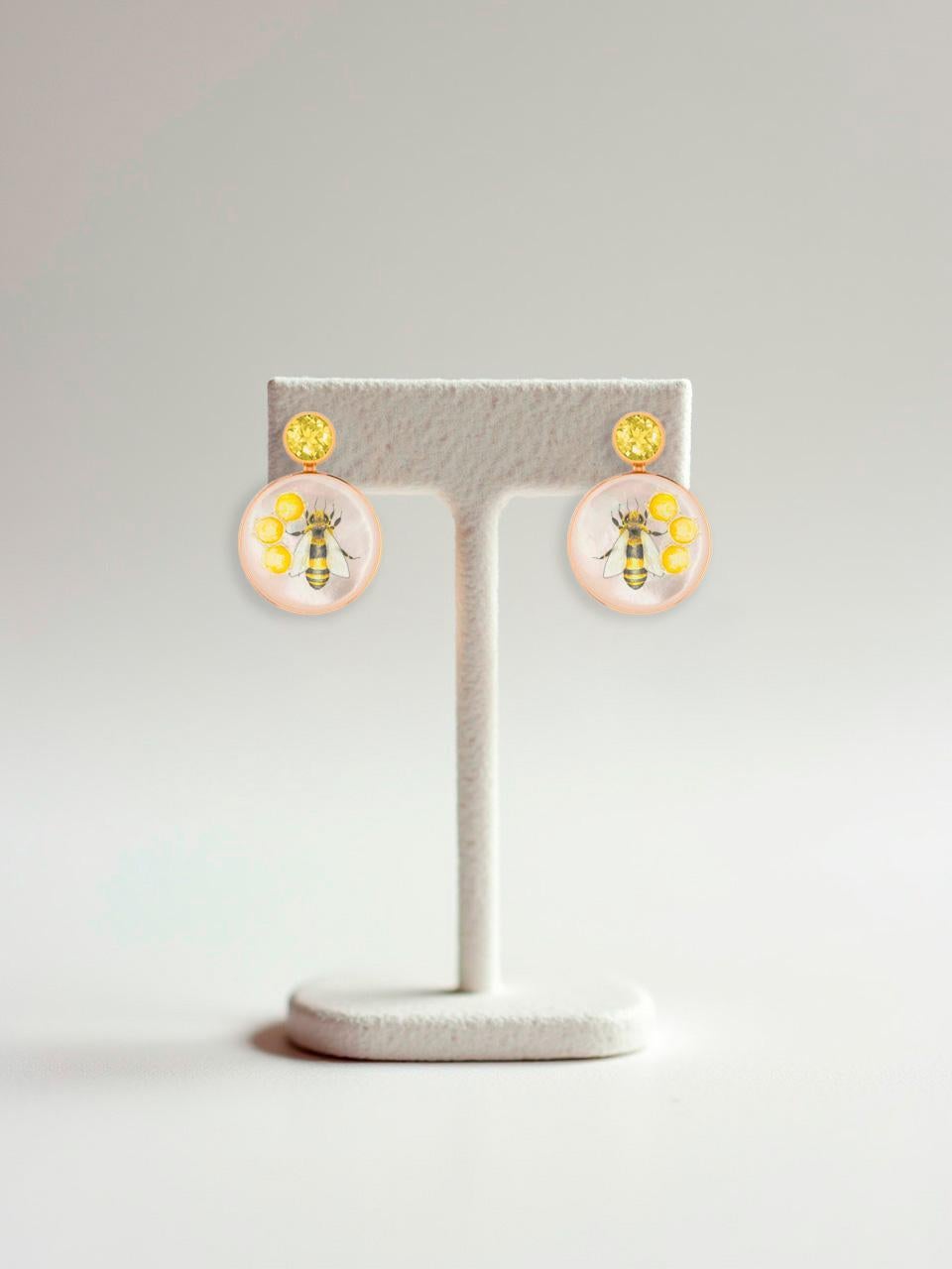 Perlmutt Muschel Ohrstecker mit Citrin, Biene und Honig Zeichnung. Handgefertigte Paint Flower Shell Ohrringe mit Citrin. Strand Hochzeit Braut Ohrstecker Ohrringe Mutter der Perle Strand Ohrringe. Ohrringe mit Muschelfarbe. Tragbare Kunst Ohrringe