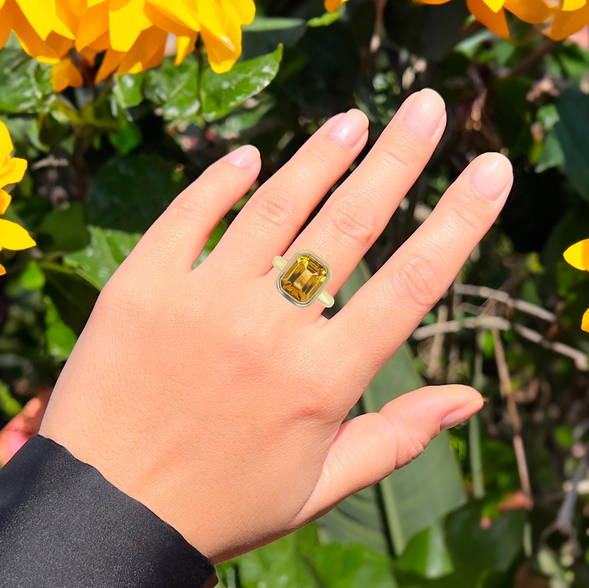 Contemporary Citrine Bezel Ring 4.40 Carat 14K Yellow Gold For Sale