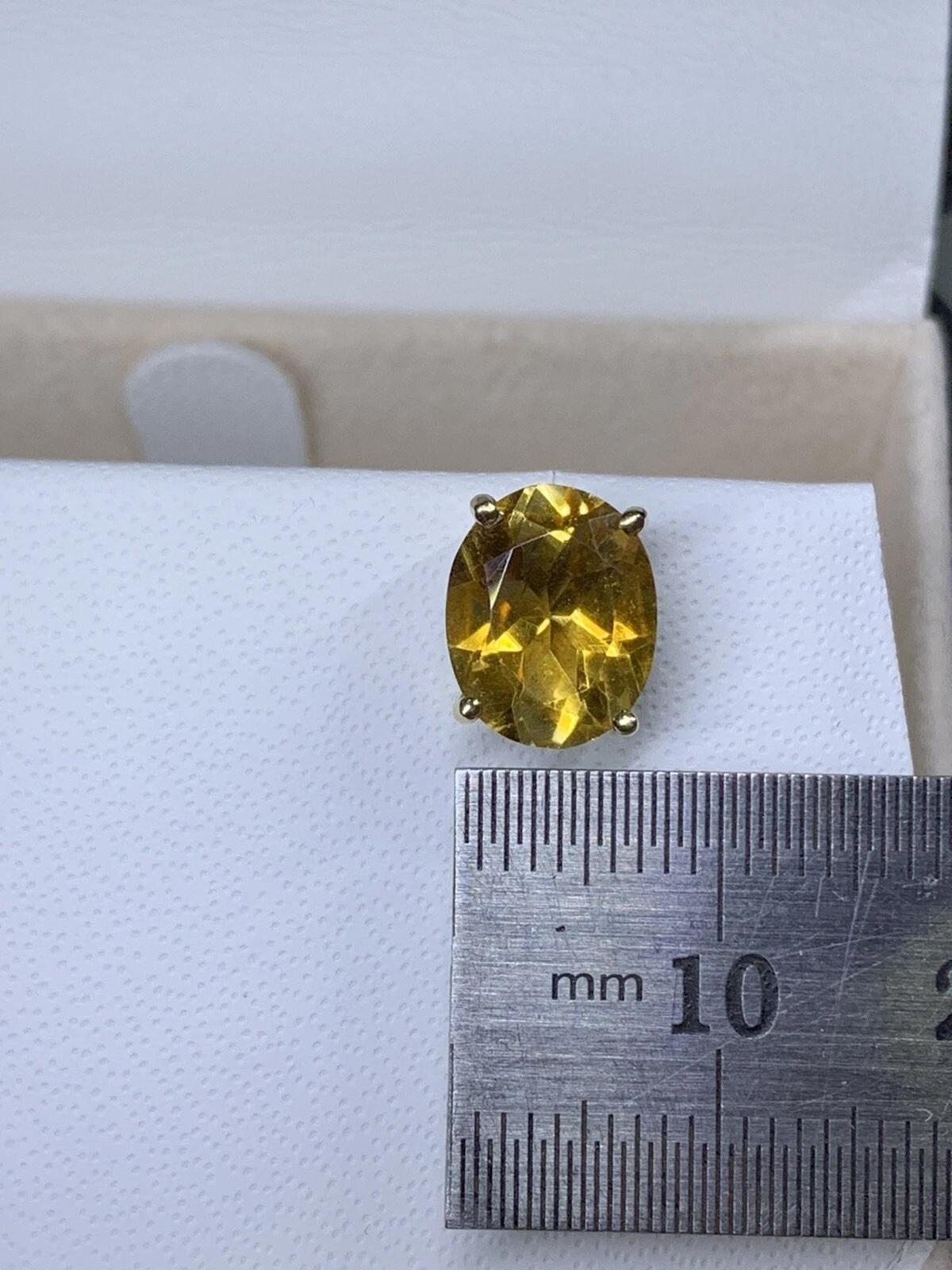 Taglio ovale Orecchini con solitario Citrino in oro giallo 9ct in vendita