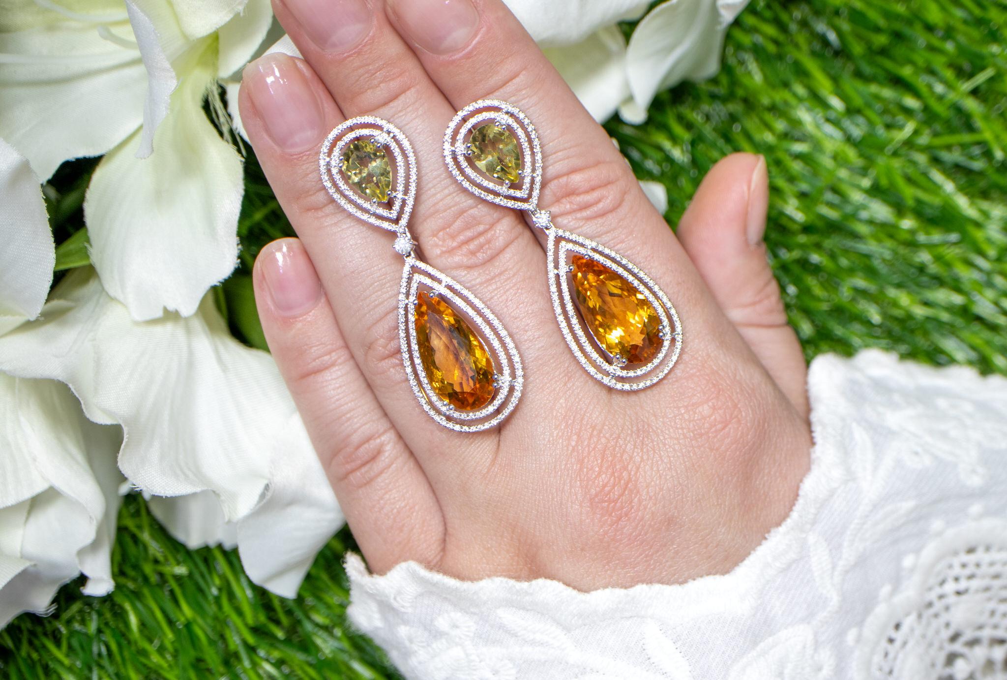 Citrine Dangle Earrings Diamonds Lemon Quartz 17.8 Carats 18K Gold In Excellent Condition For Sale In Laguna Niguel, CA