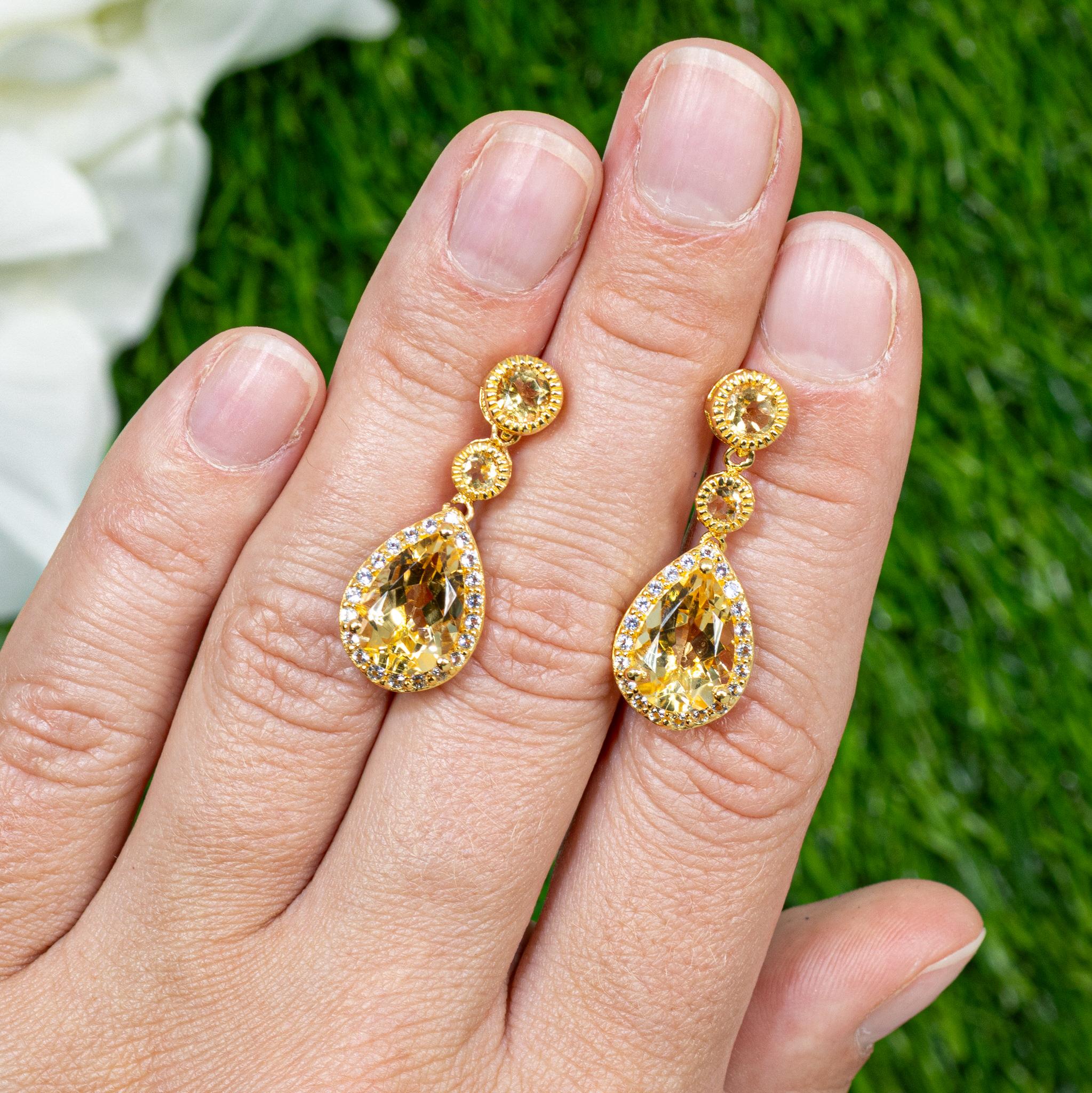 Citrine Dangle Earrings White Topazes 7.06 Carats 24K Yellow Gold Plated Silver In Excellent Condition For Sale In Aliso Viejo, CA