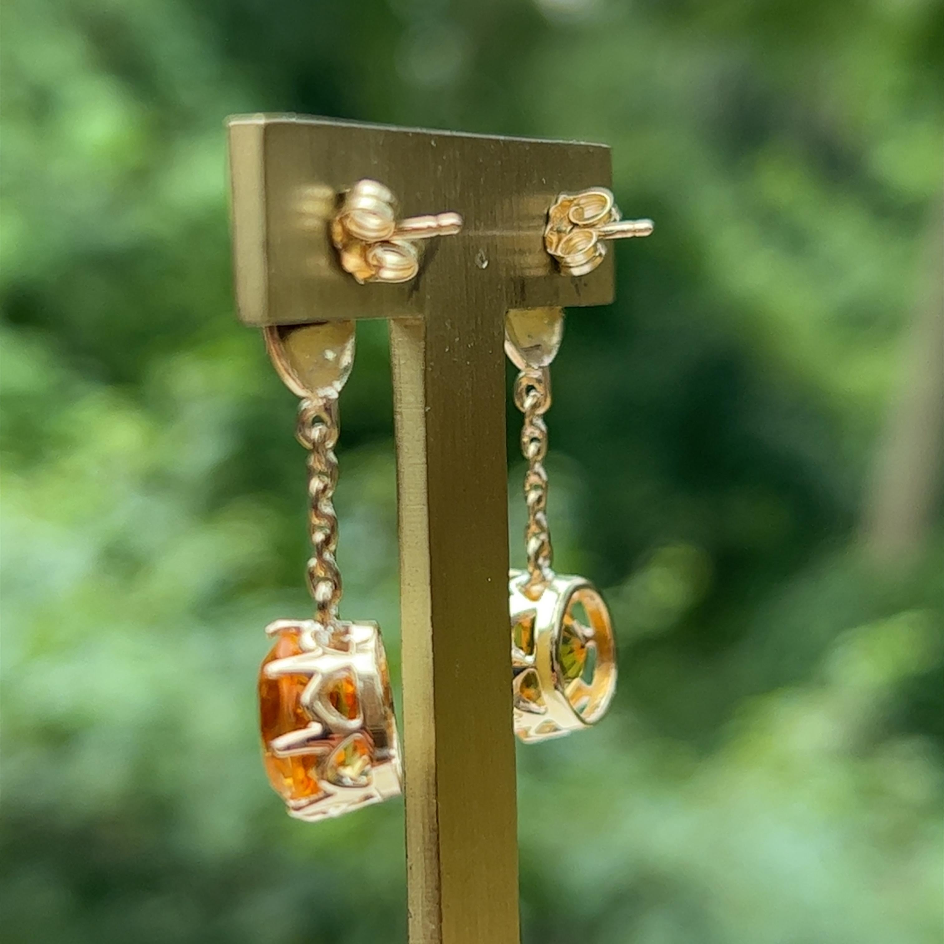 Citrine Dangle Leaf Earrings in 14k Yellow Gold In Good Condition In Towson, MD