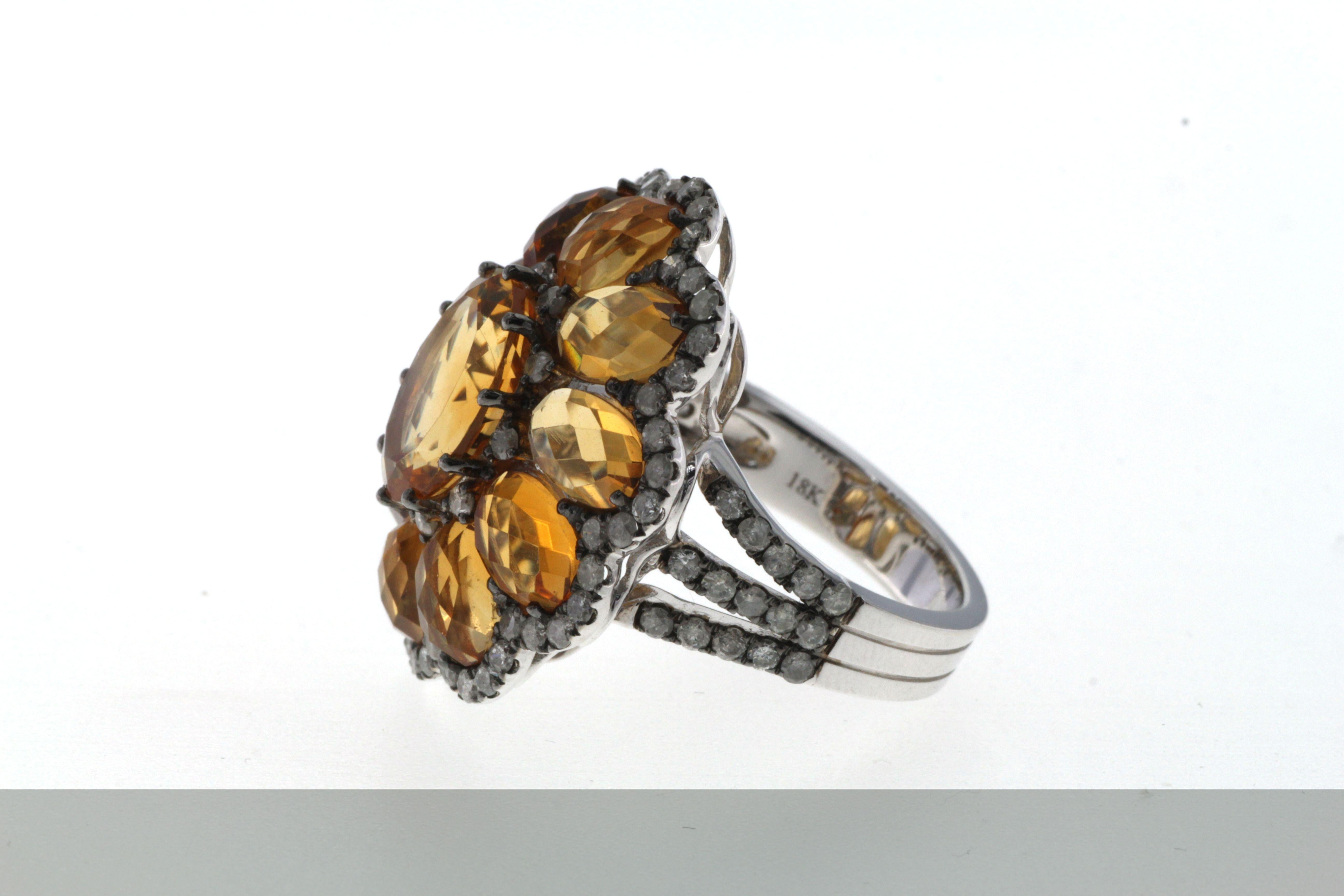 Bague cocktail en or blanc 18 carats avec diamants et citrine Neuf à Hong Kong, HK