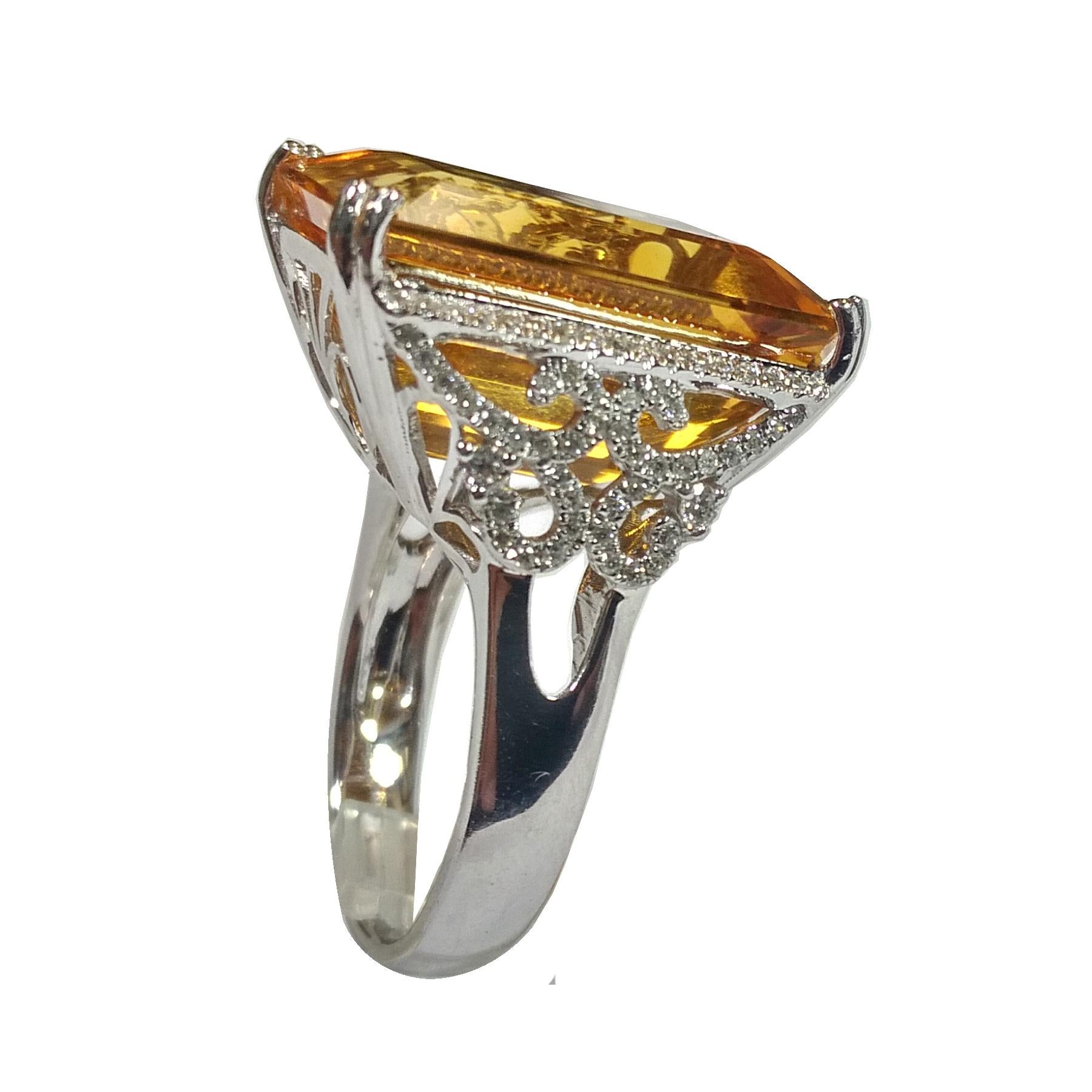 Citrine 20.85 Carats White Gold Cocktail Ring In New Condition In Richmond, BC