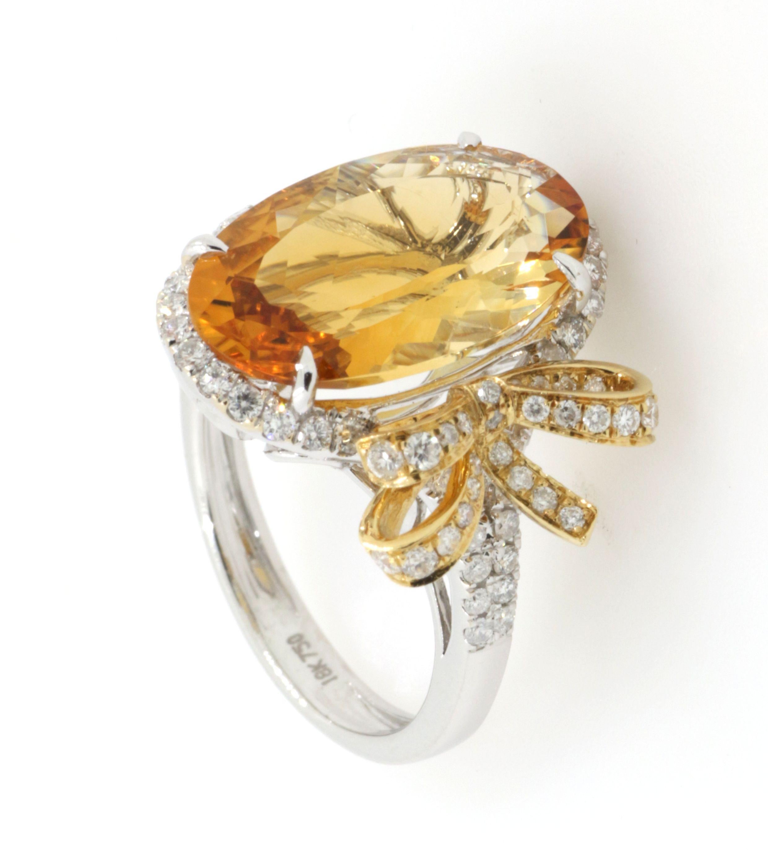 Art Déco 5.35Ct Citrine Diamond Ring in 18 Karat White and Yellow Gold in vendita