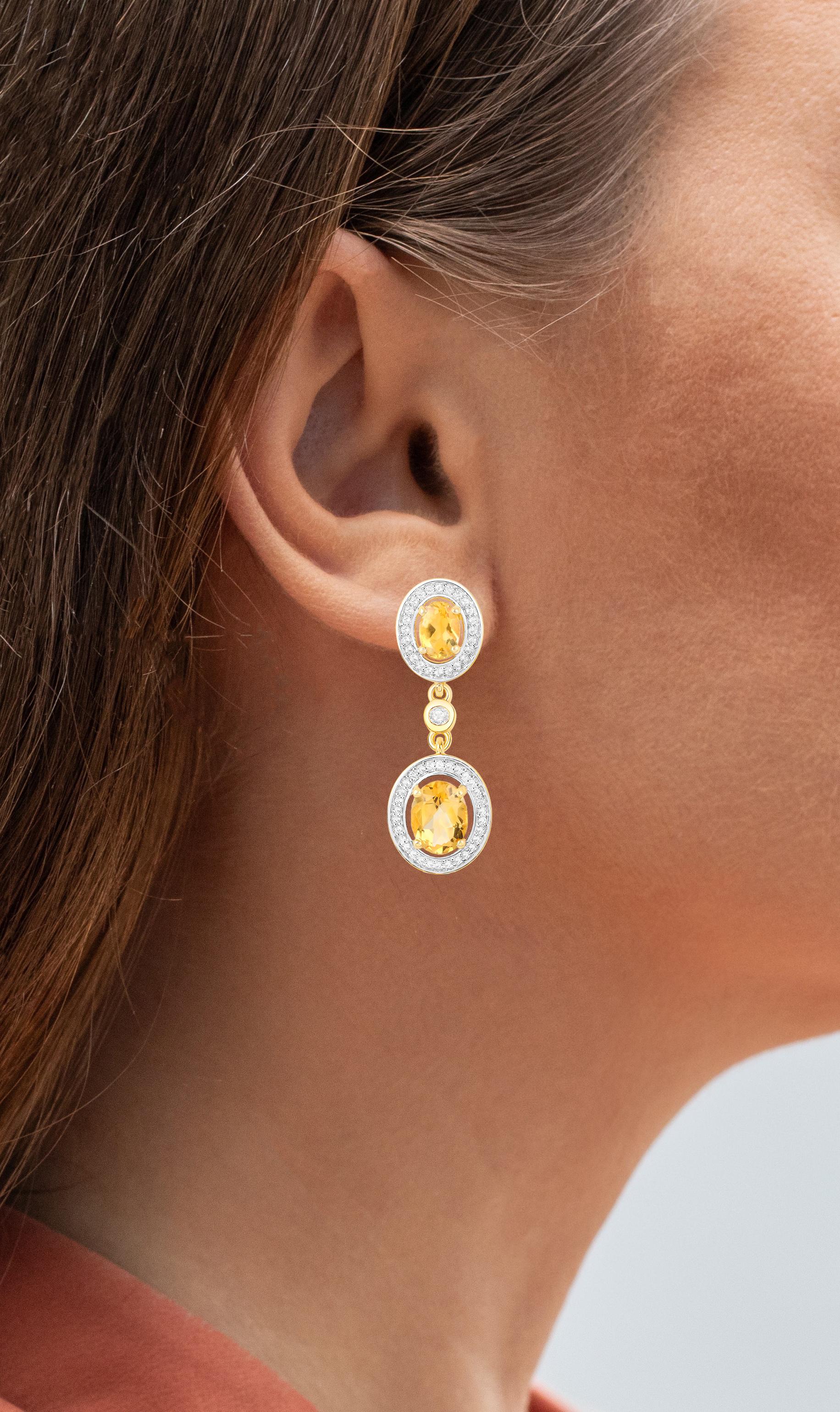Contemporain Boucles d'oreilles en argent sterling plaqué or jaune 18 carats avec topazes de 5,7 carats en vente