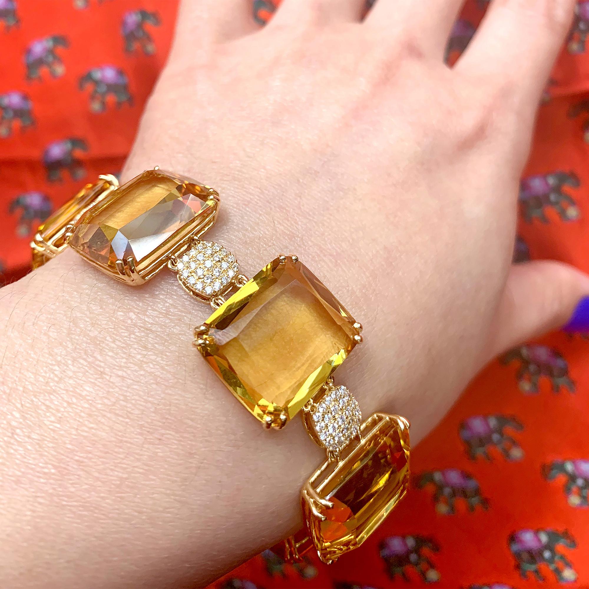 Citrine Faceted Flat Cushion Bracelet with Diamonds in 18K Yellow Gold, from 'Gossip' Collection

Stone Size: 19 x 16 mm

Diamonds: G-H / VS, Approx. Wt.: 1.75 Carats

(The size can be adjusted as per request)