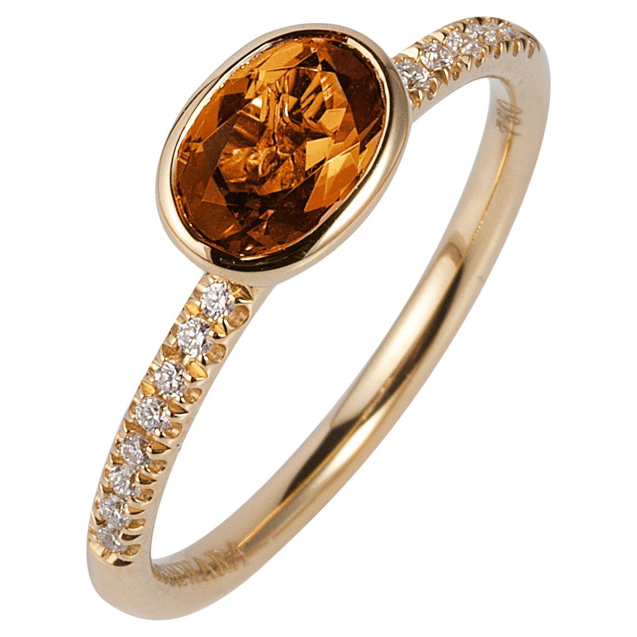 Citrine ovale à facettes Bague avec diamant en or jaune 18K