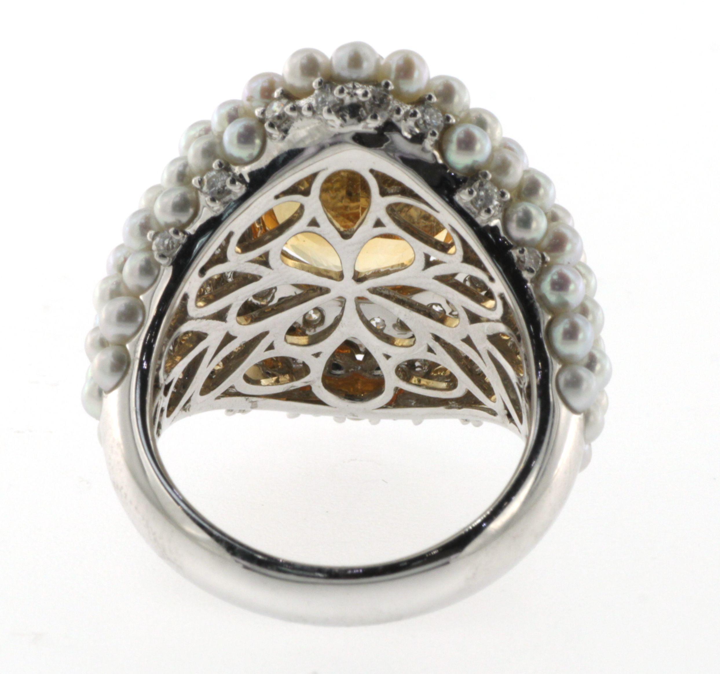 5.22Ct Citrine And Fresh Water Pearl Diamond Dome Ring in 14 Karat Gold In New Condition For Sale In Hong Kong, HK