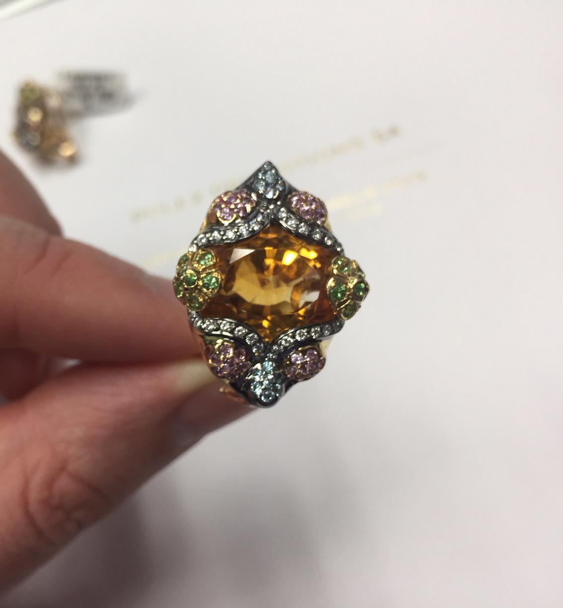 Citrine Gem Set Gold Earclips In Excellent Condition For Sale In Vail, CO