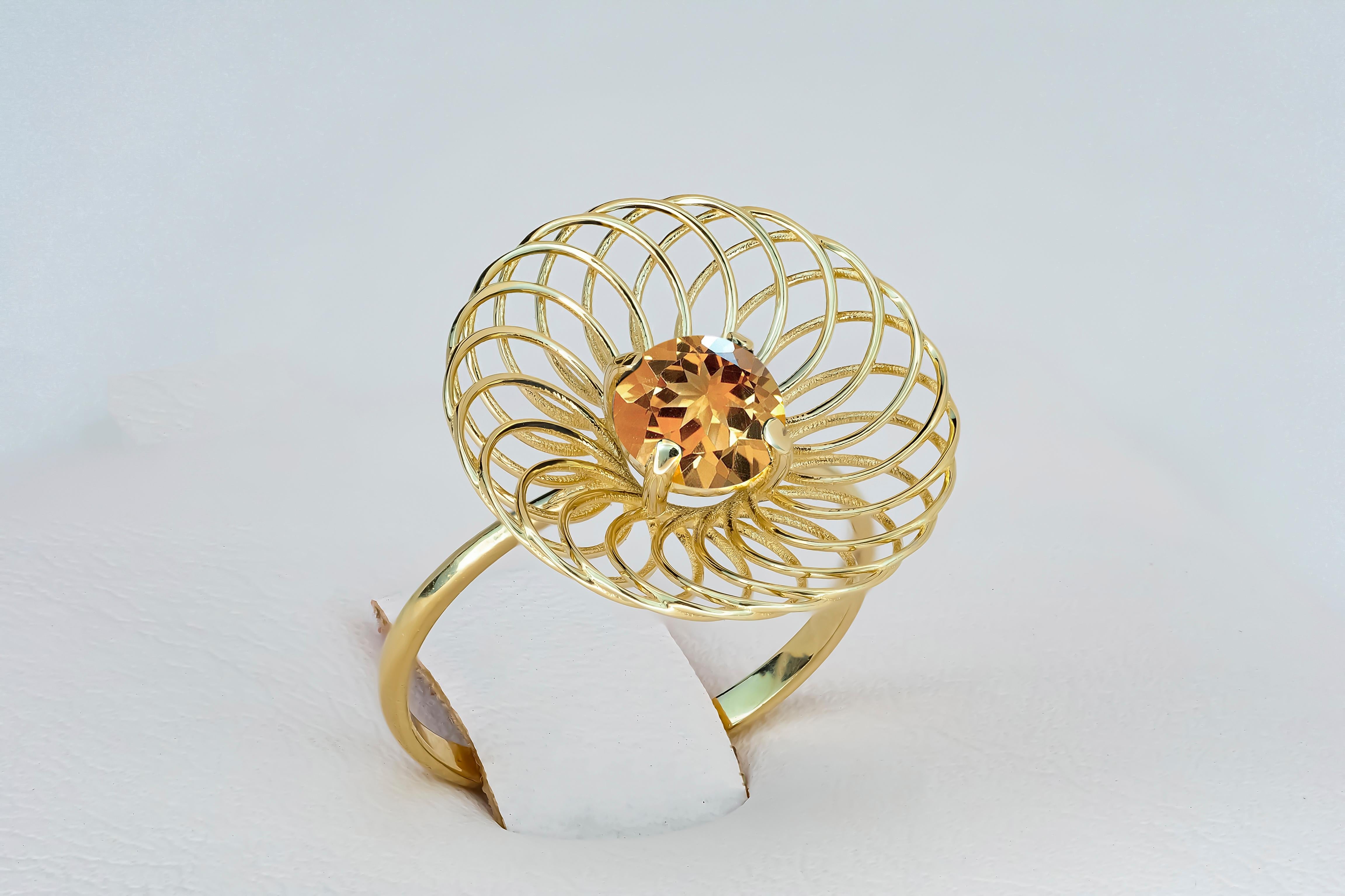 Round Cut Citrine gold ring.  For Sale