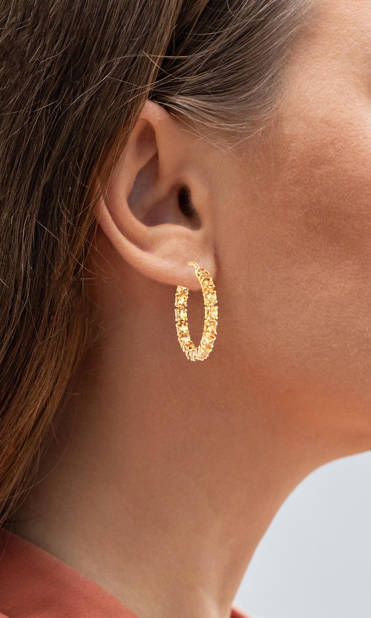 It comes with the Gemological Appraisal by GIA GG/AJP
All Gemstones are Natural
30 Citrines = 4.85 Carats
Metal: 14K Yellow Gold Plated Sterling Silver
Dimensions: 30 x 3.6 mm
