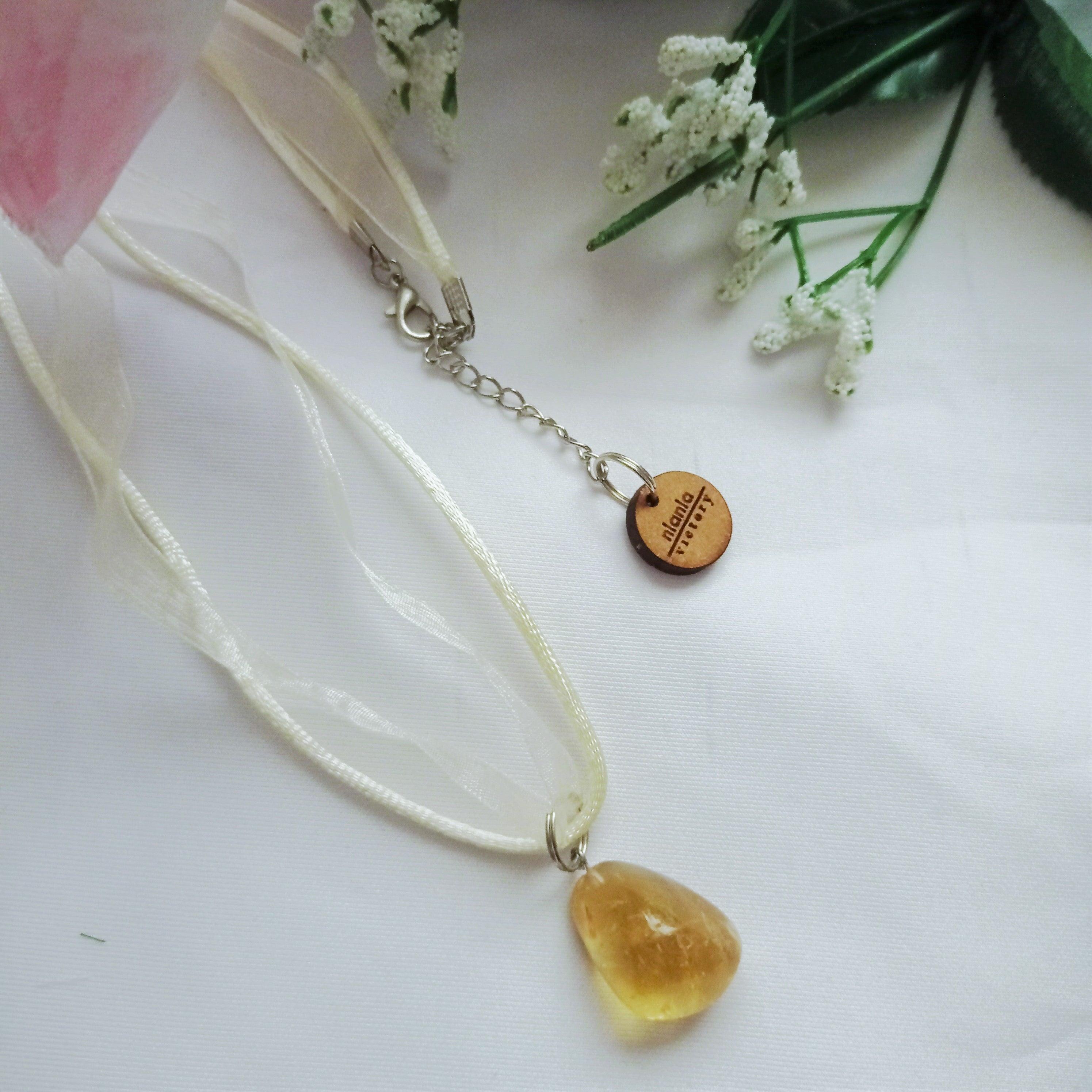 Collana di Citrino, Ciondolo con pepita di Citrino grezzo  da nlanlaVictory in vendita 7