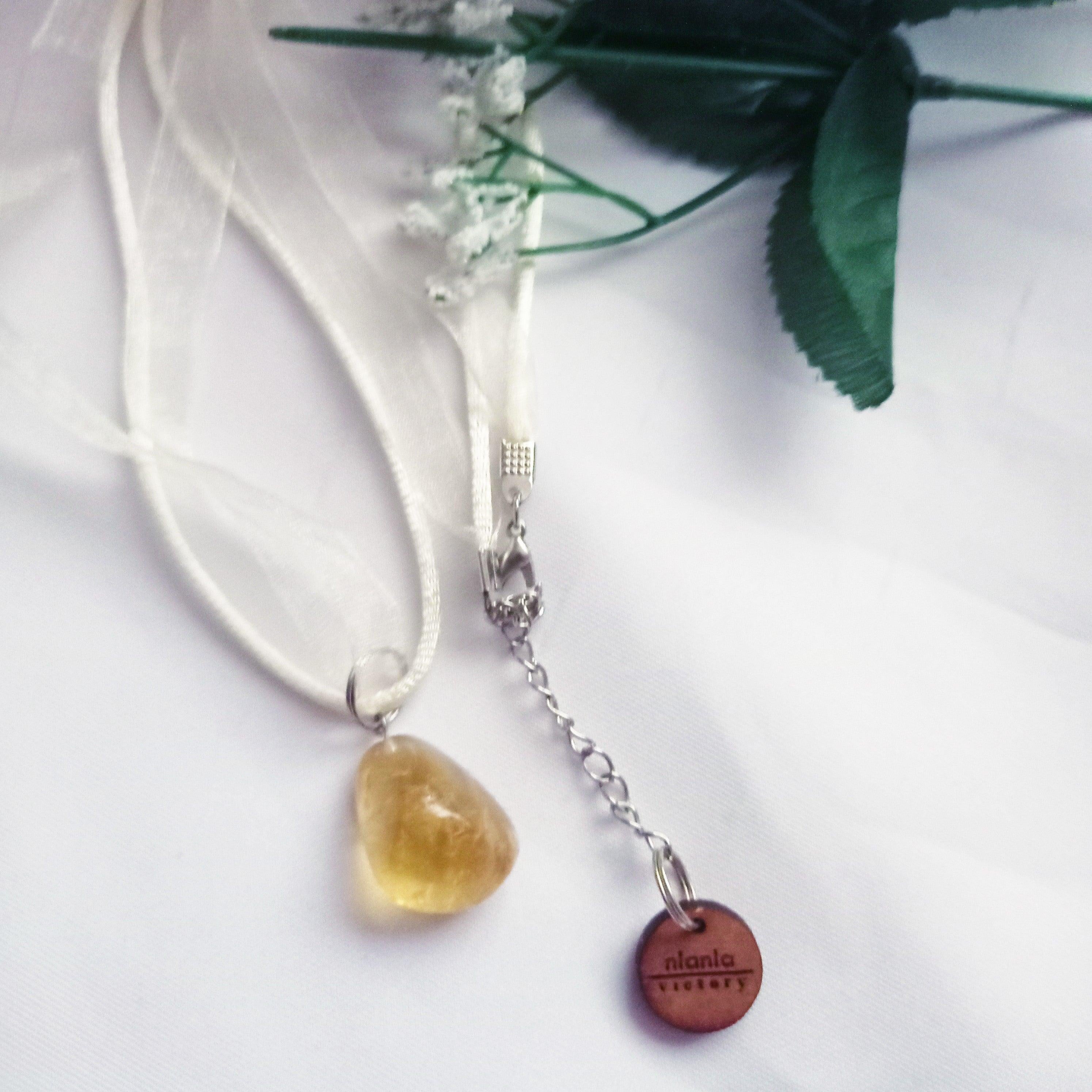Collana di Citrino, Ciondolo con pepita di Citrino grezzo  da nlanlaVictory in vendita 2