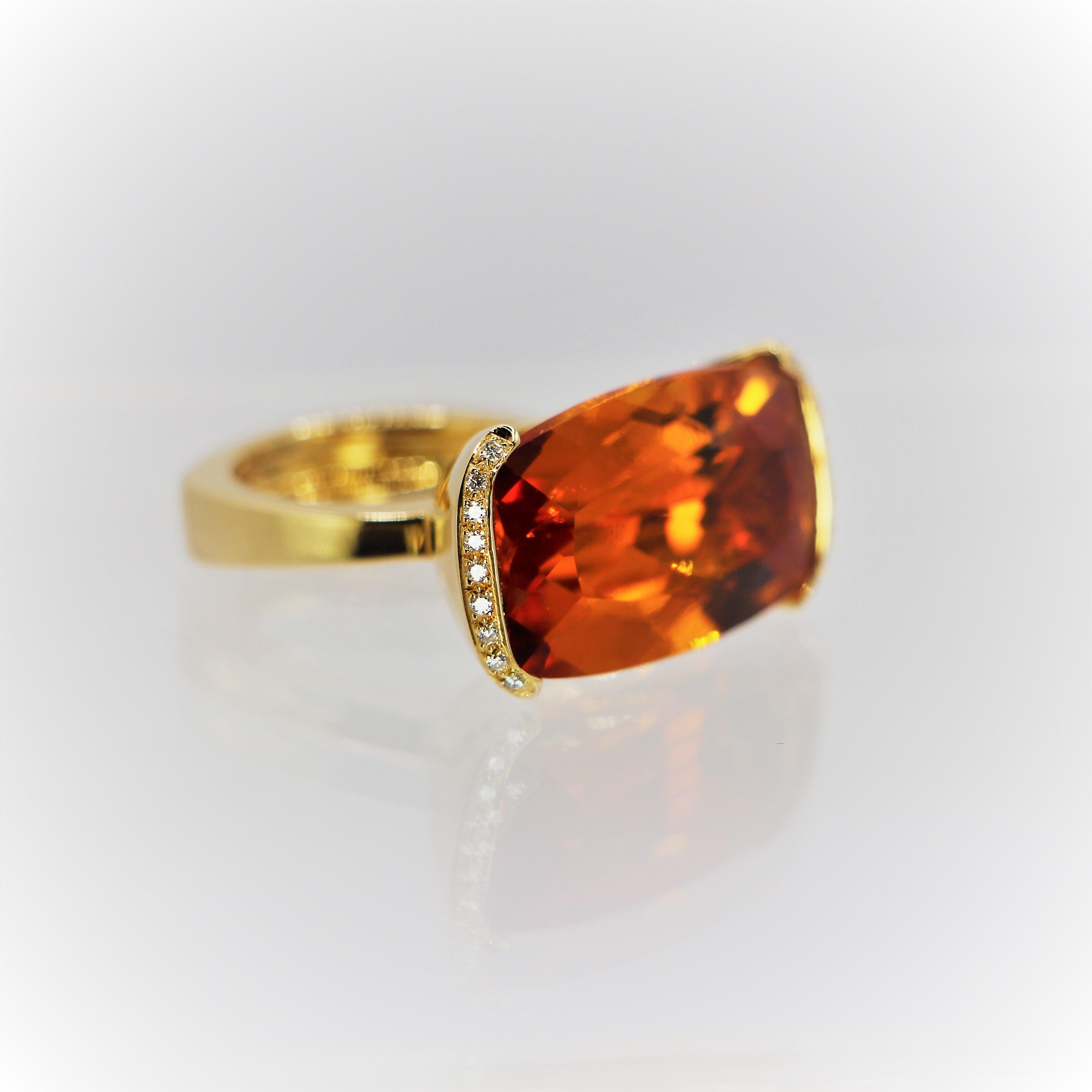 Modern Citrine Orange Rectangular Cut Statement Ring in 18Kt Yellow Gold with Diamonds For Sale