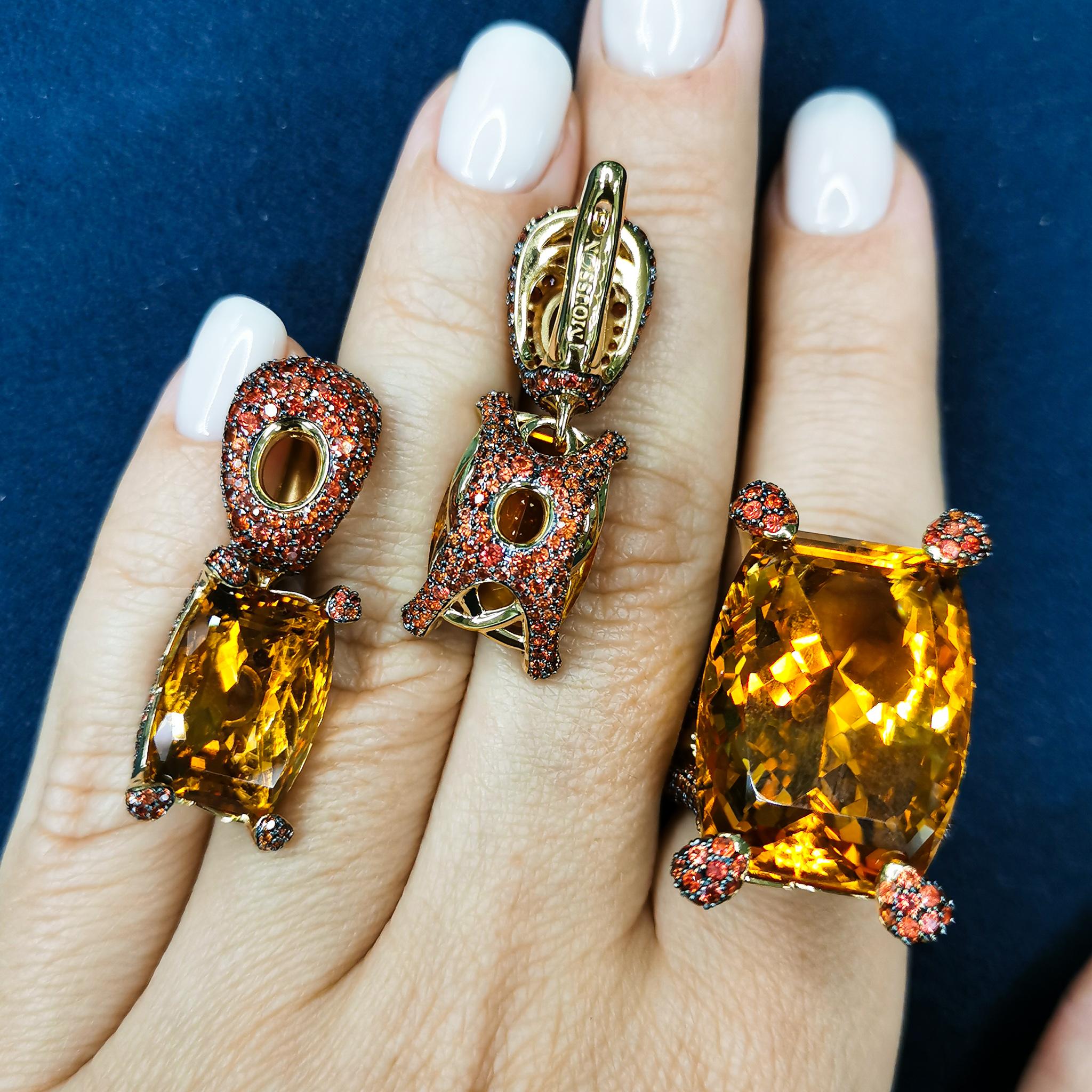 Citrine Orange Sapphires 18 Karat Yellow Gold Suite In New Condition For Sale In Bangkok, TH