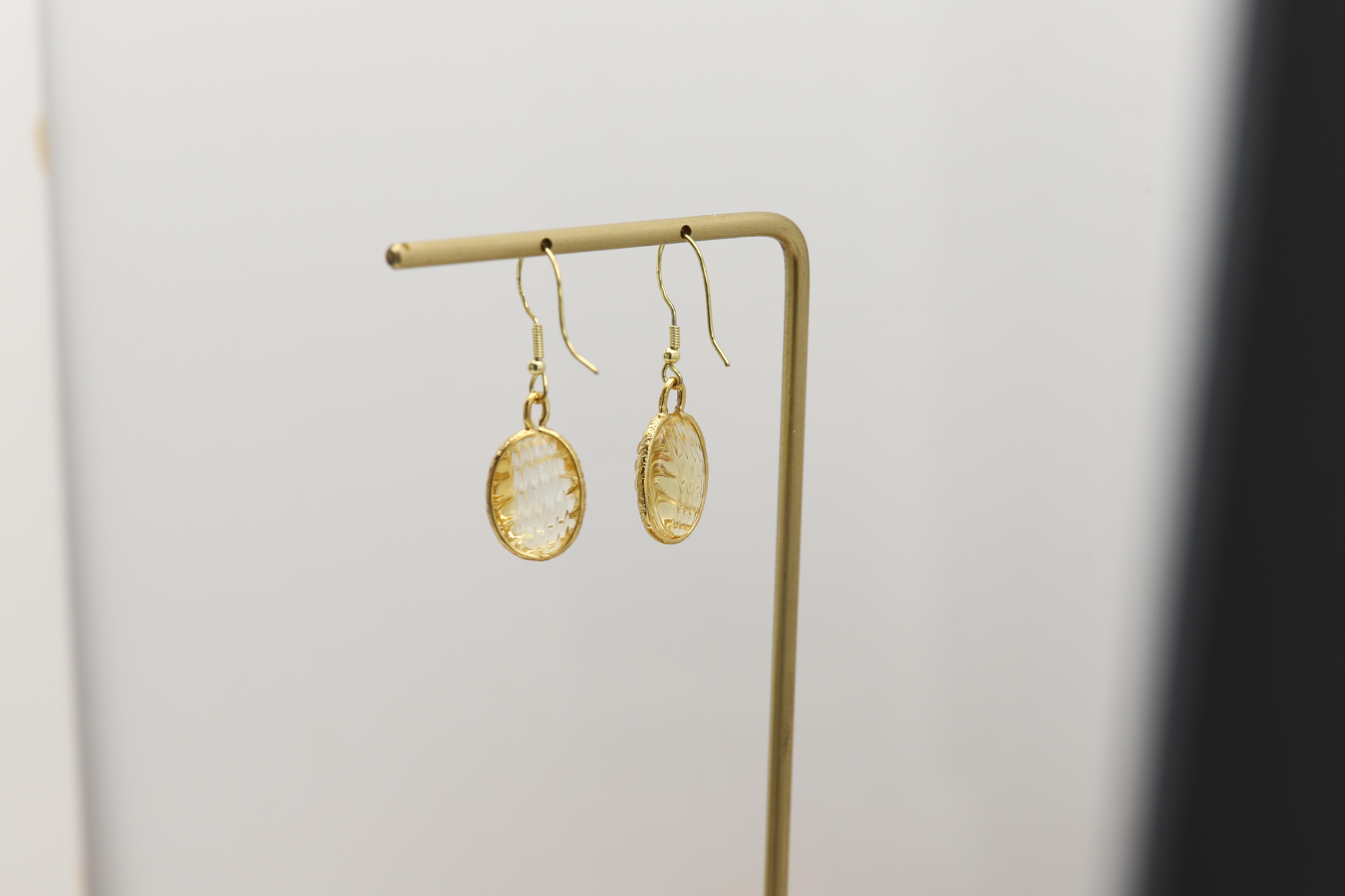 Donna Orecchini ovali di citrino in oro giallo 14 carati e argento .925 in vendita
