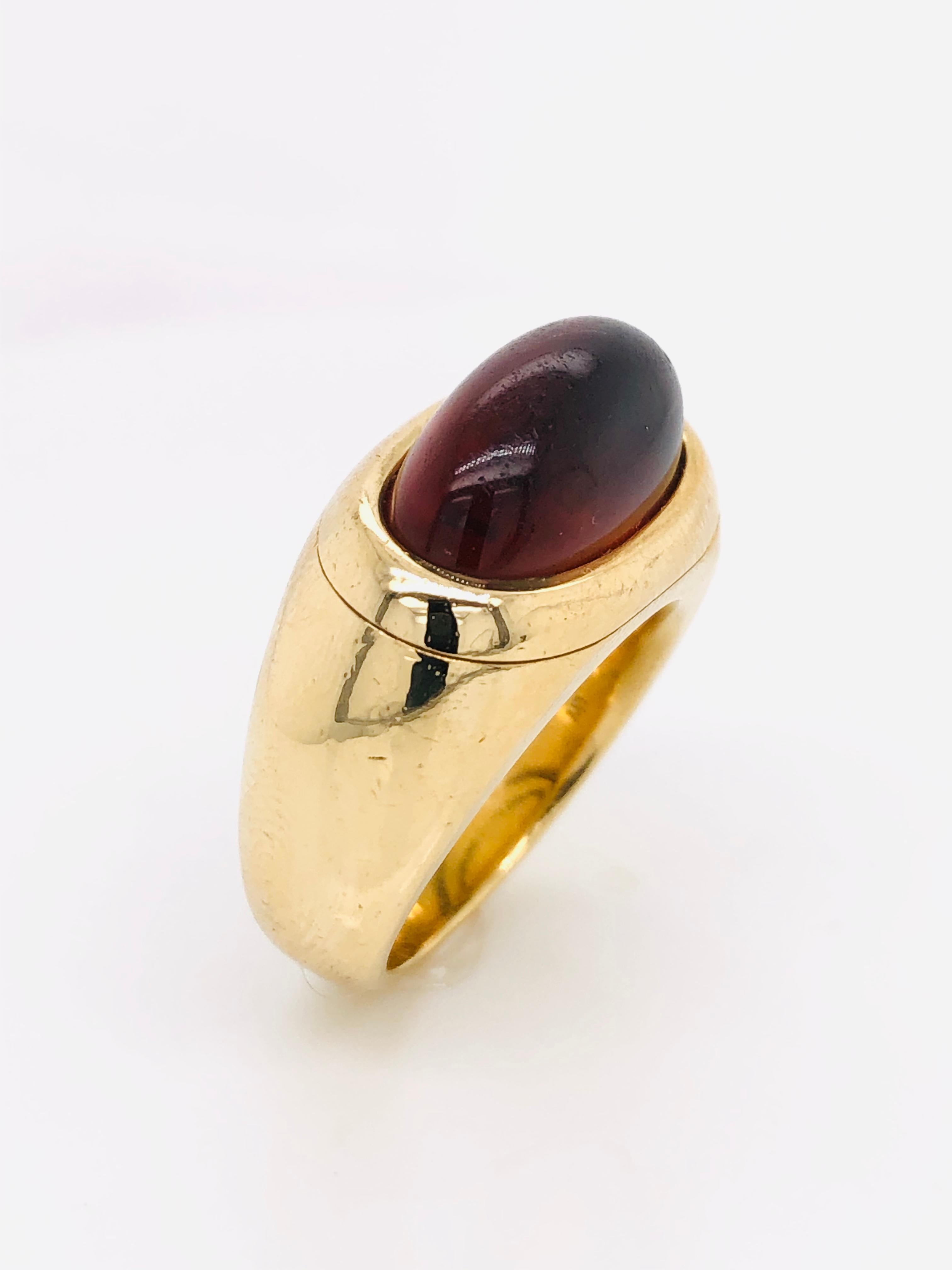 Citrin Oval Form auf Gelbgold Ring CIRCA 90er Jahre 
Citrin 
Das Gewicht von Gold : 
Französisch Größe :52.5
US-Größe : 6 1/4
Britische Größe : M
Gewicht des Goldes : 19,5 Gramm
