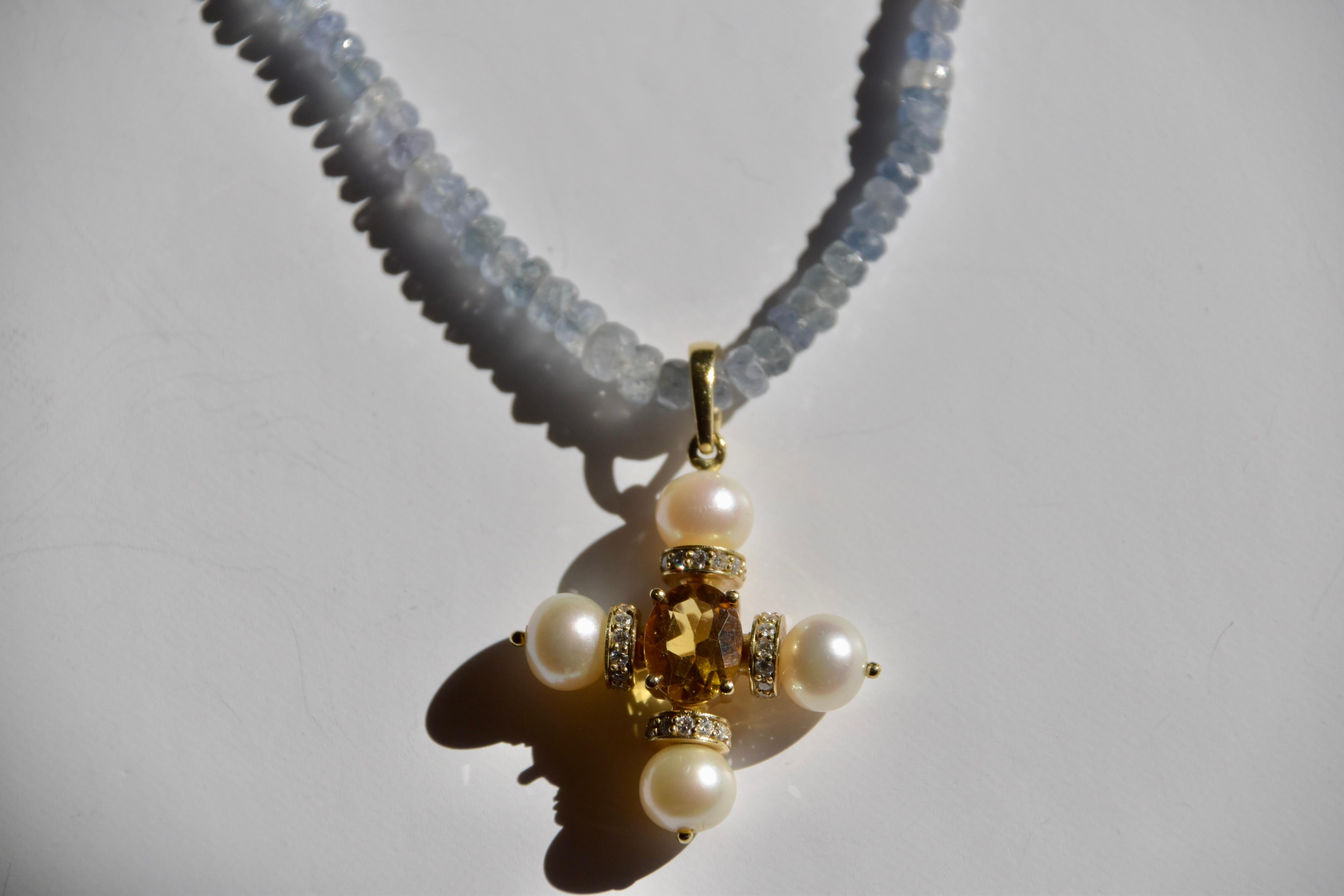 Contemporaneo Ciondolo a forma di croce con citrino, perla e diamante in vendita