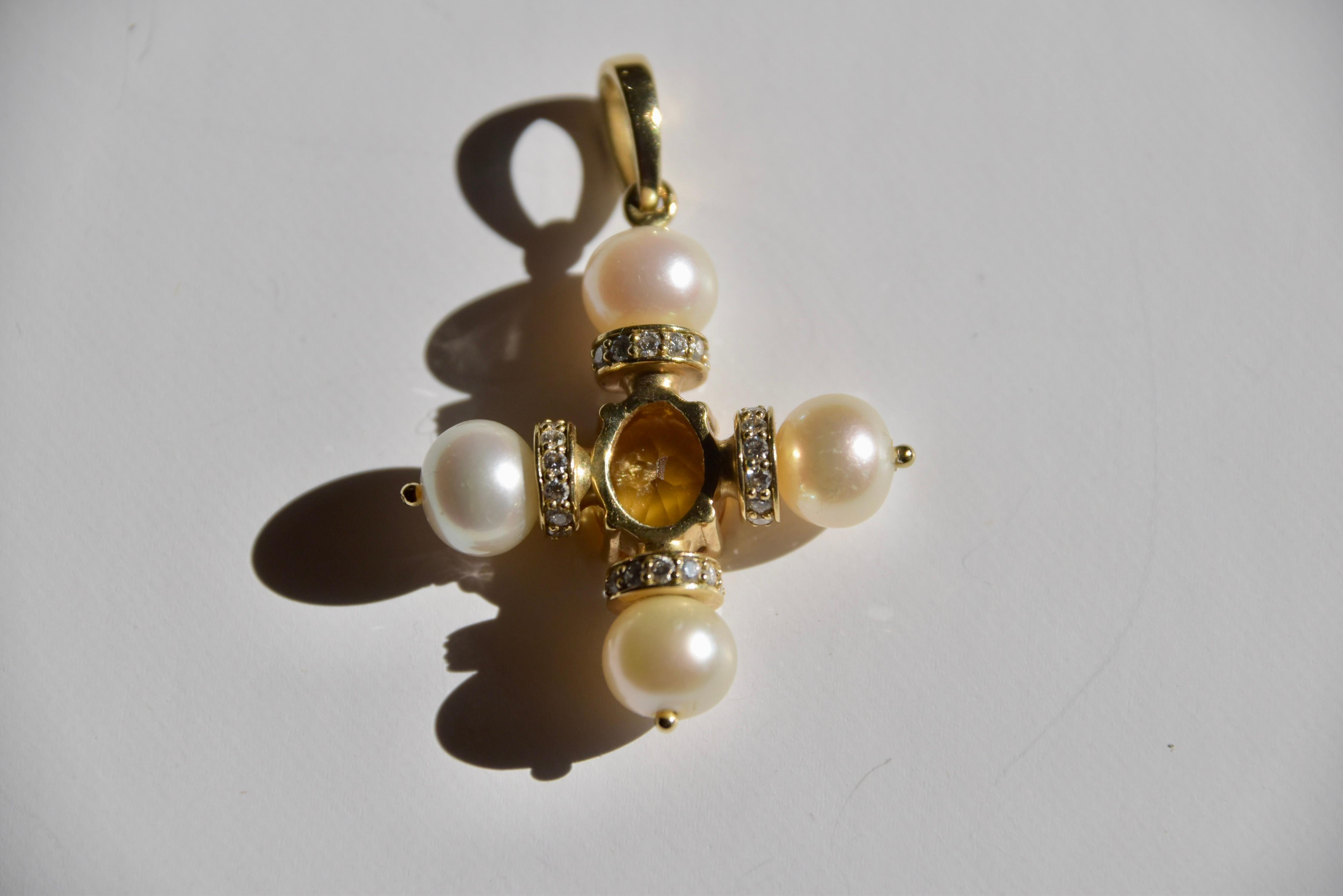 Ciondolo a forma di croce con citrino, perla e diamante In condizioni ottime in vendita a London, GB