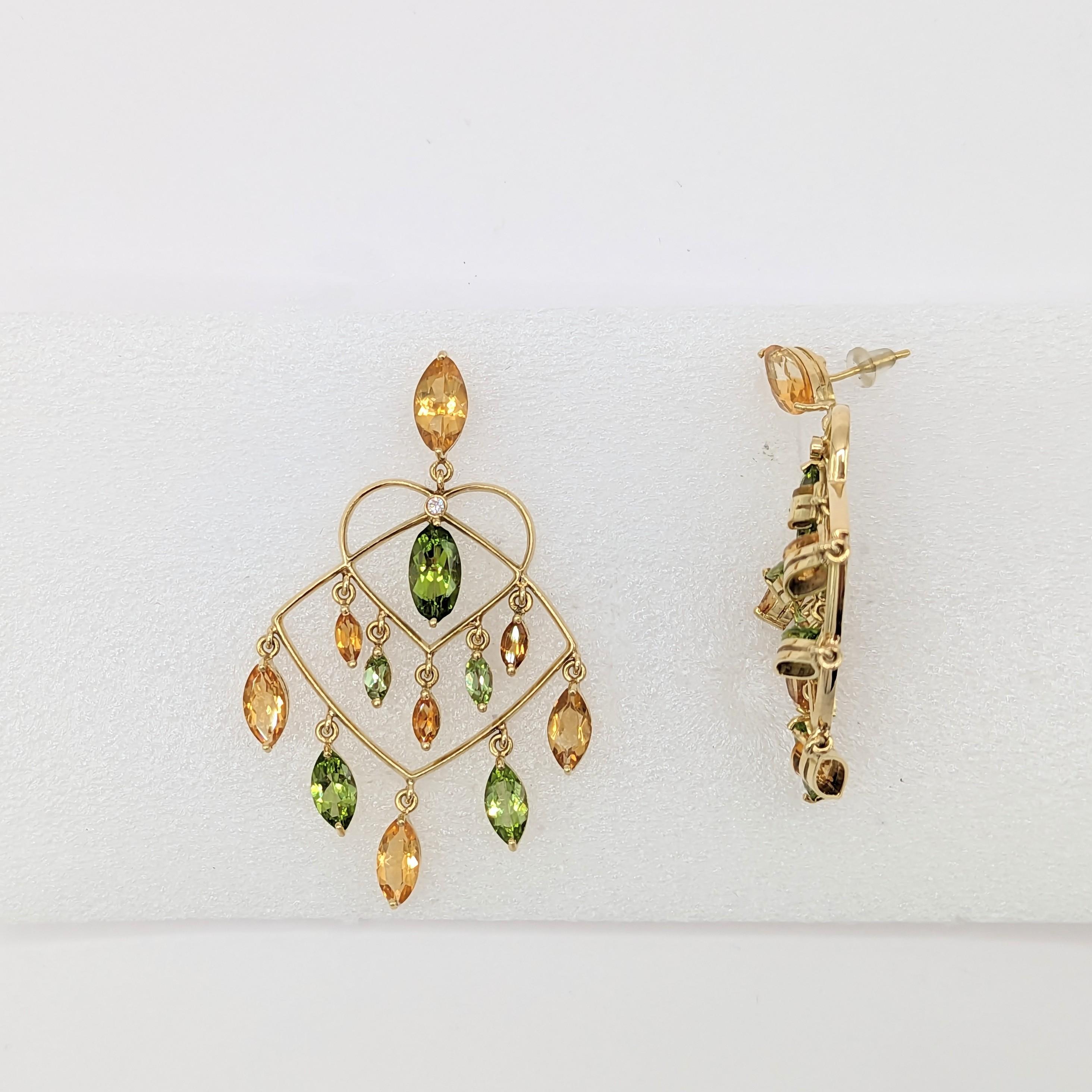 Citrine, Peridot, and White Diamond Chandelier Earrings in 18K Yellow Gold In New Condition For Sale In Los Angeles, CA