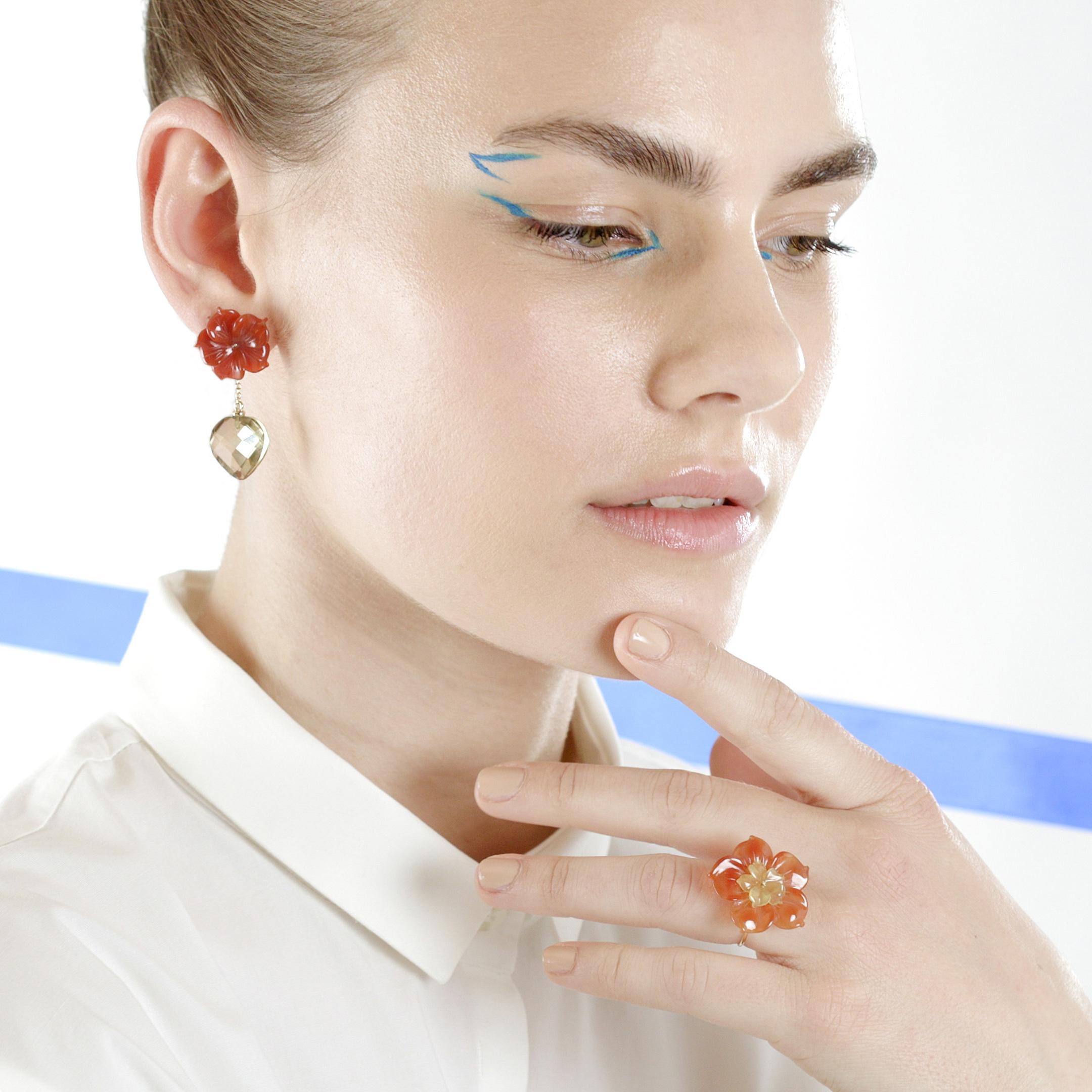 Boucles d'oreilles en goutte en or 18 carats avec citrine, quartz, agate brune et cœurs modernes en forme de fleur en vente 9