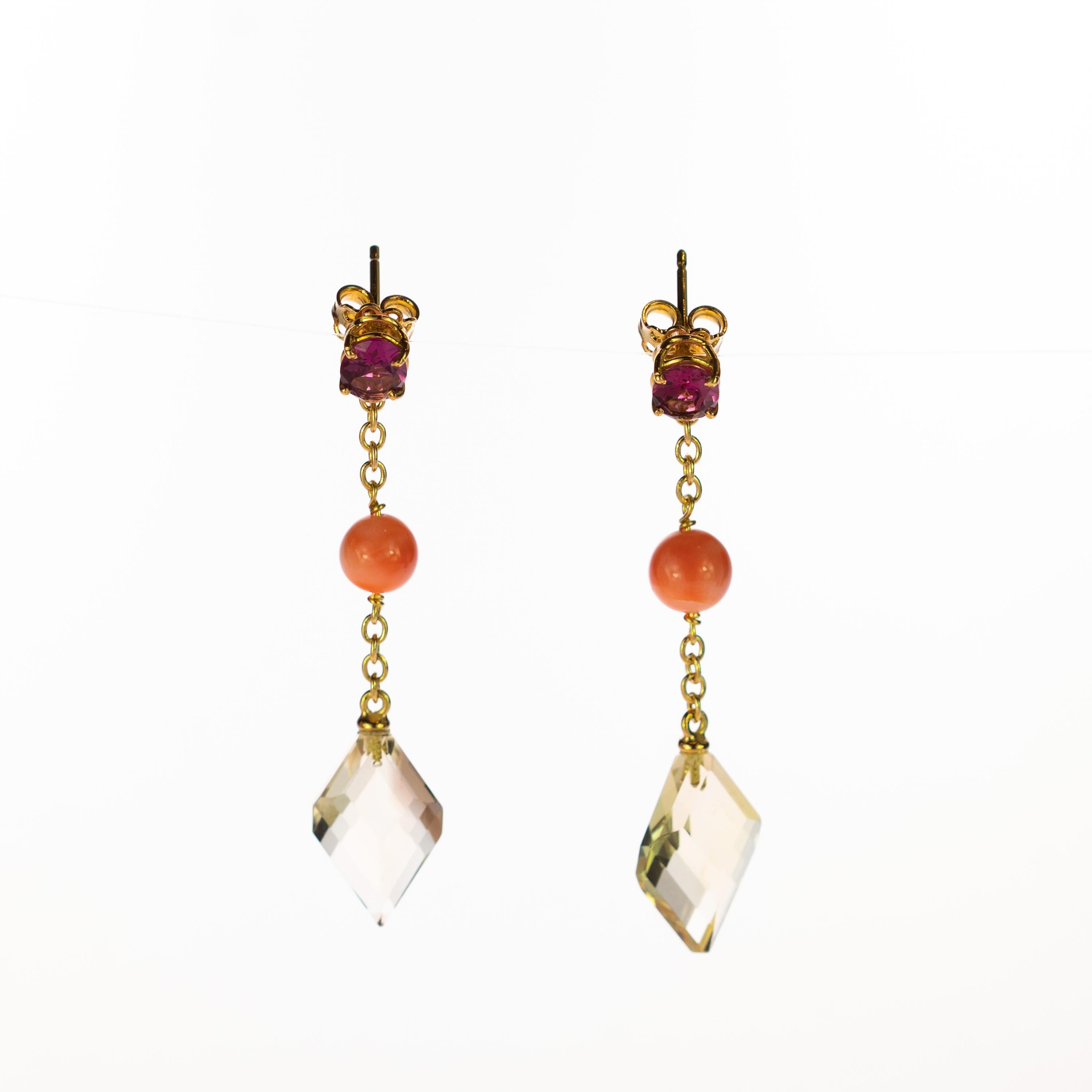 Pendientes Péndulo Geométrico Moderno Cuarzo Citrino Turmalina Coralina Oro 18 Kilates Corte mixto en venta