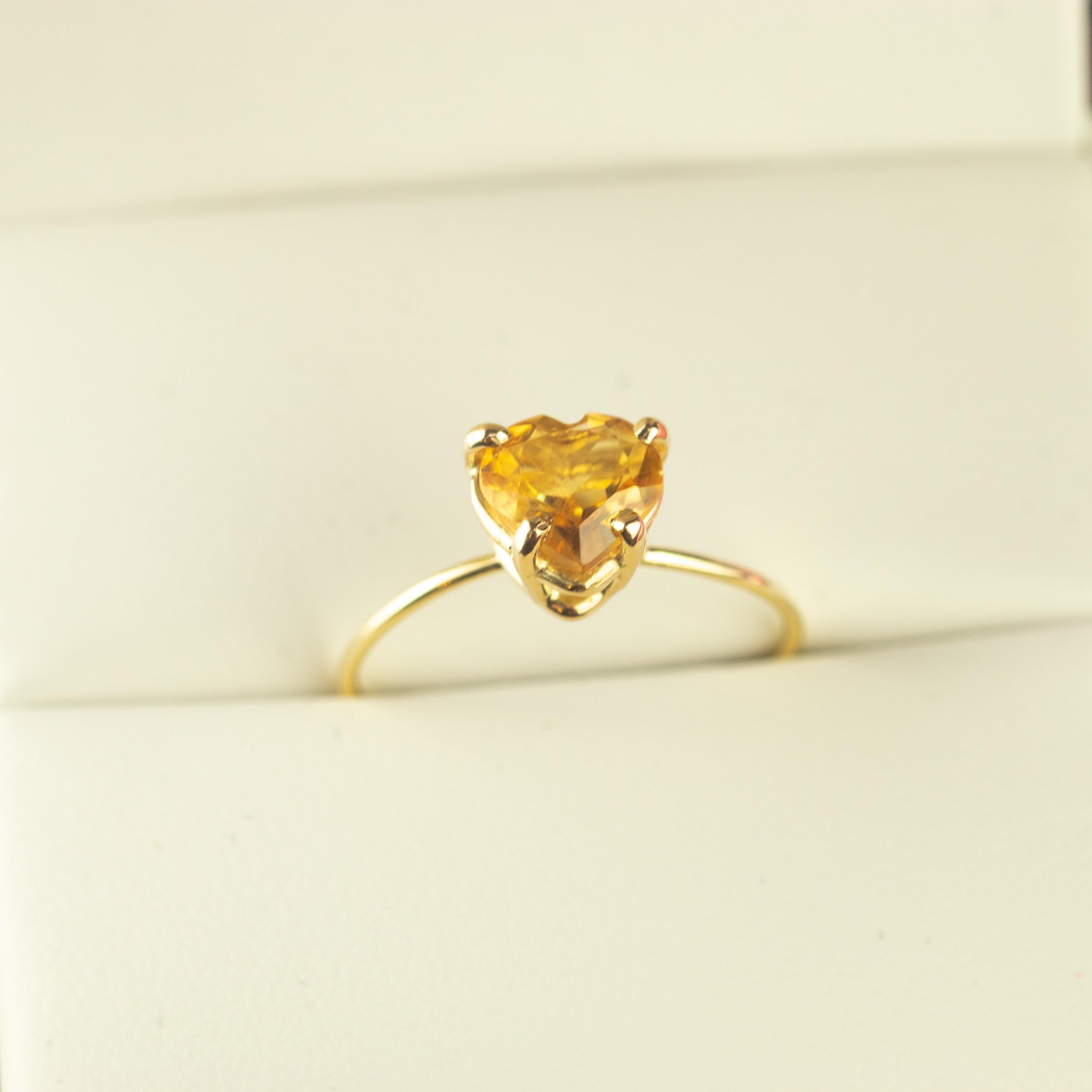 Citrine Quartz Yellow Heart 18 Karat Yellow Gold Valentine's Romantic Ring For Sale 2