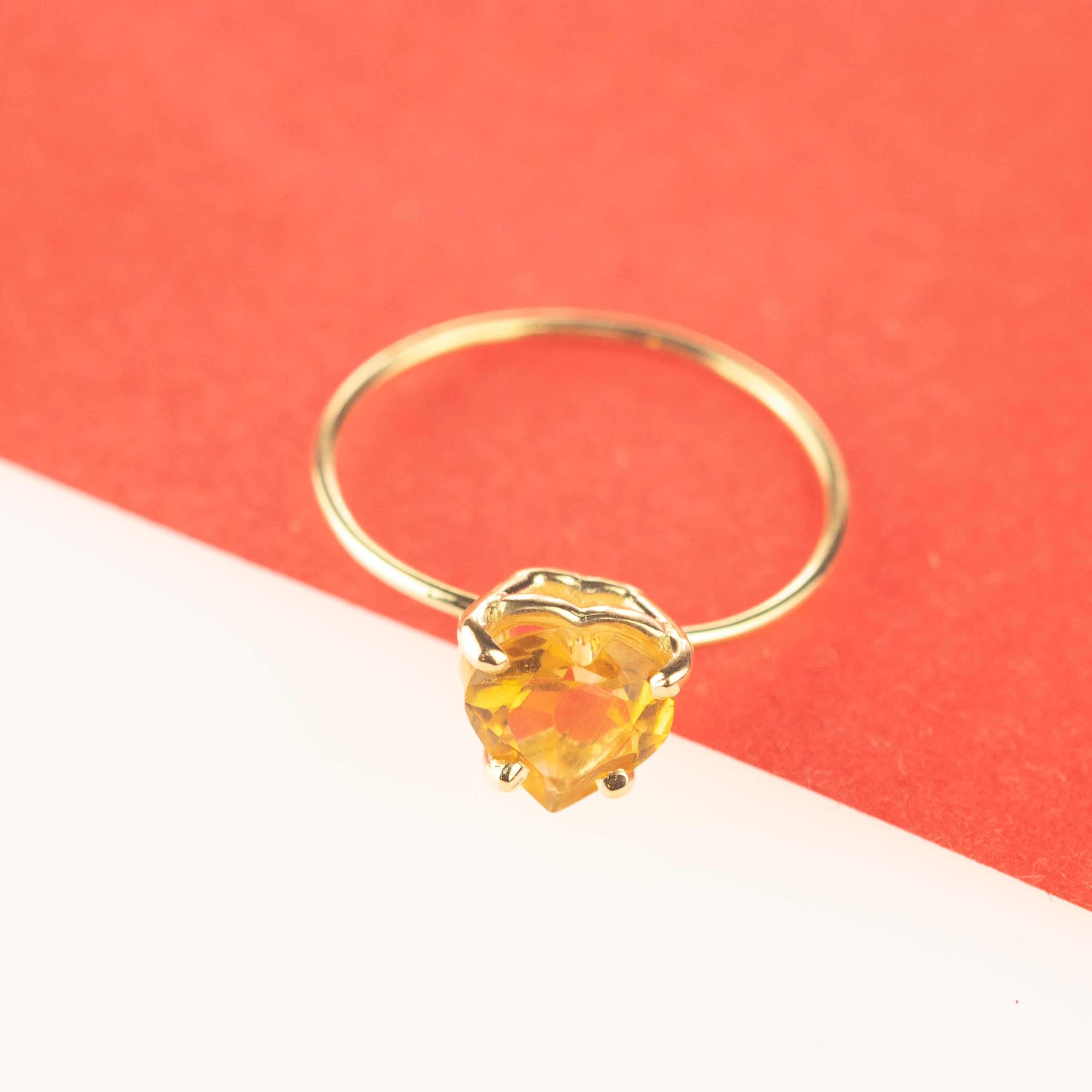 Bague romantique de Valentine en or jaune 18 carats, quartz, citrine et cœur jaune Neuf - En vente à Milano, IT