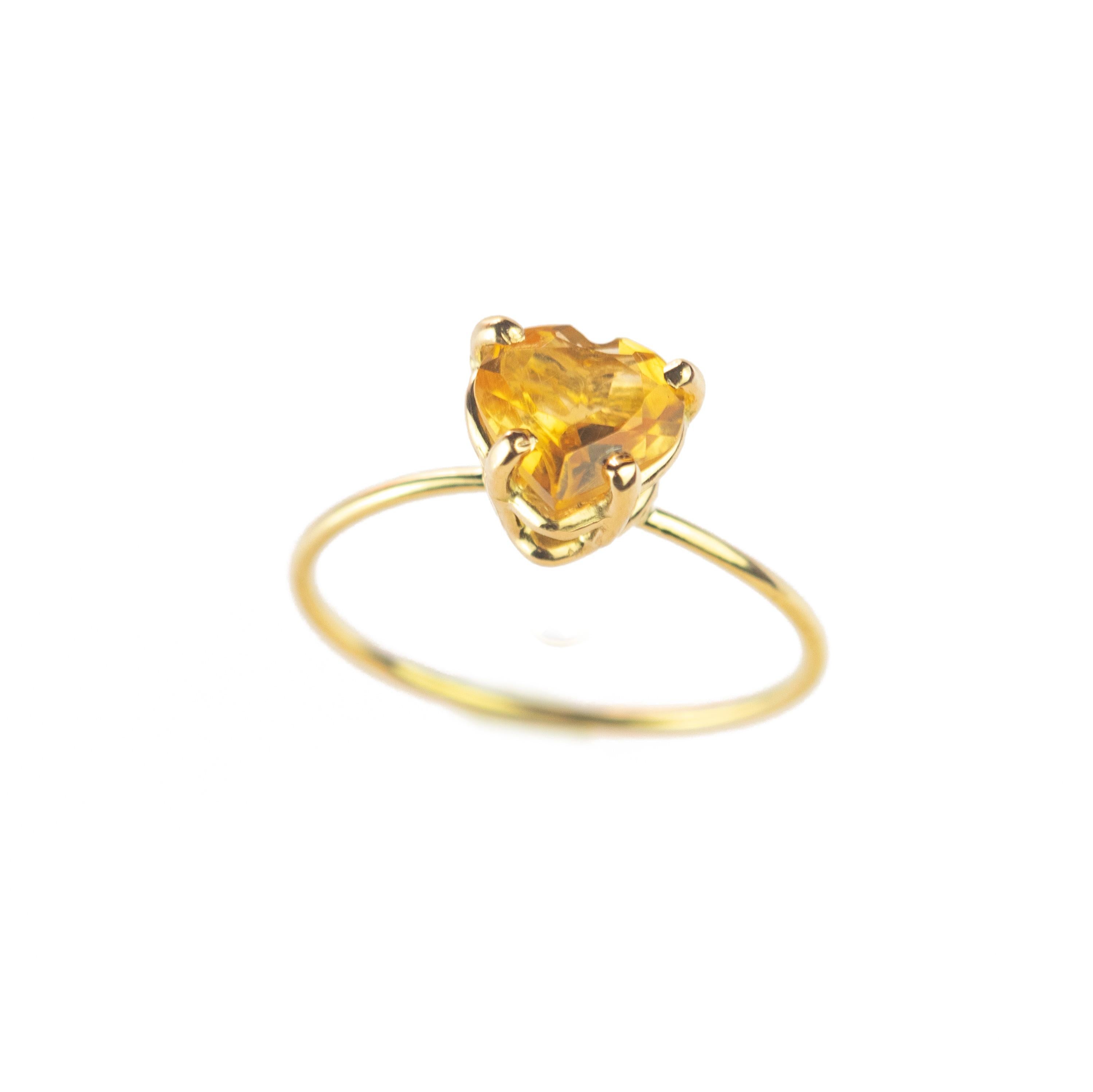 Citrine Quartz Yellow Heart 18 Karat Yellow Gold Valentine's Romantic Ring In New Condition For Sale In Milano, IT