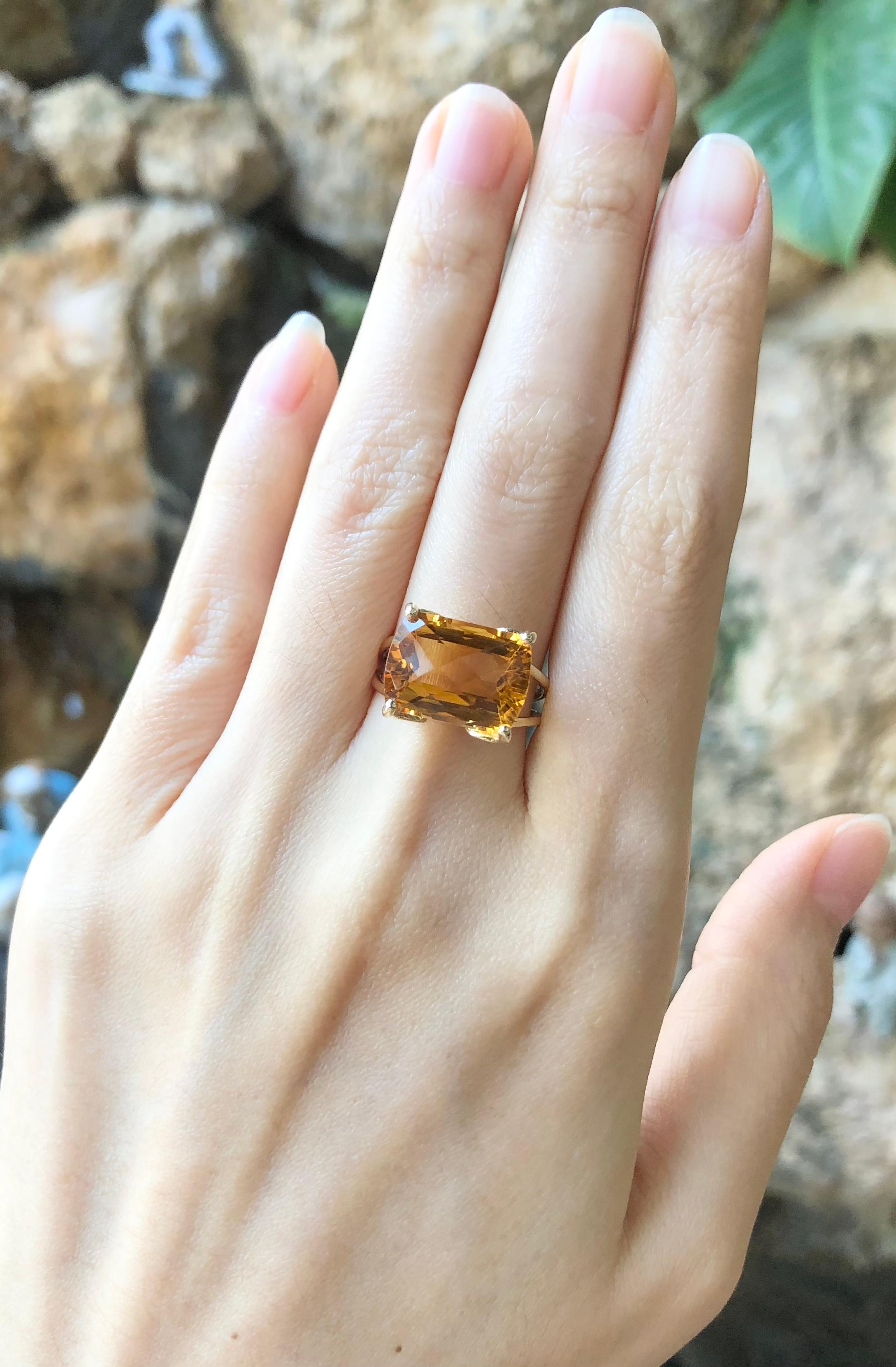 Citrine 6.82 carats Ring set in 14 Karat Gold Settings

Width:  1.4 cm 
Length: 1.0 cm
Ring Size: 52
Total Weight: 4.65 grams


