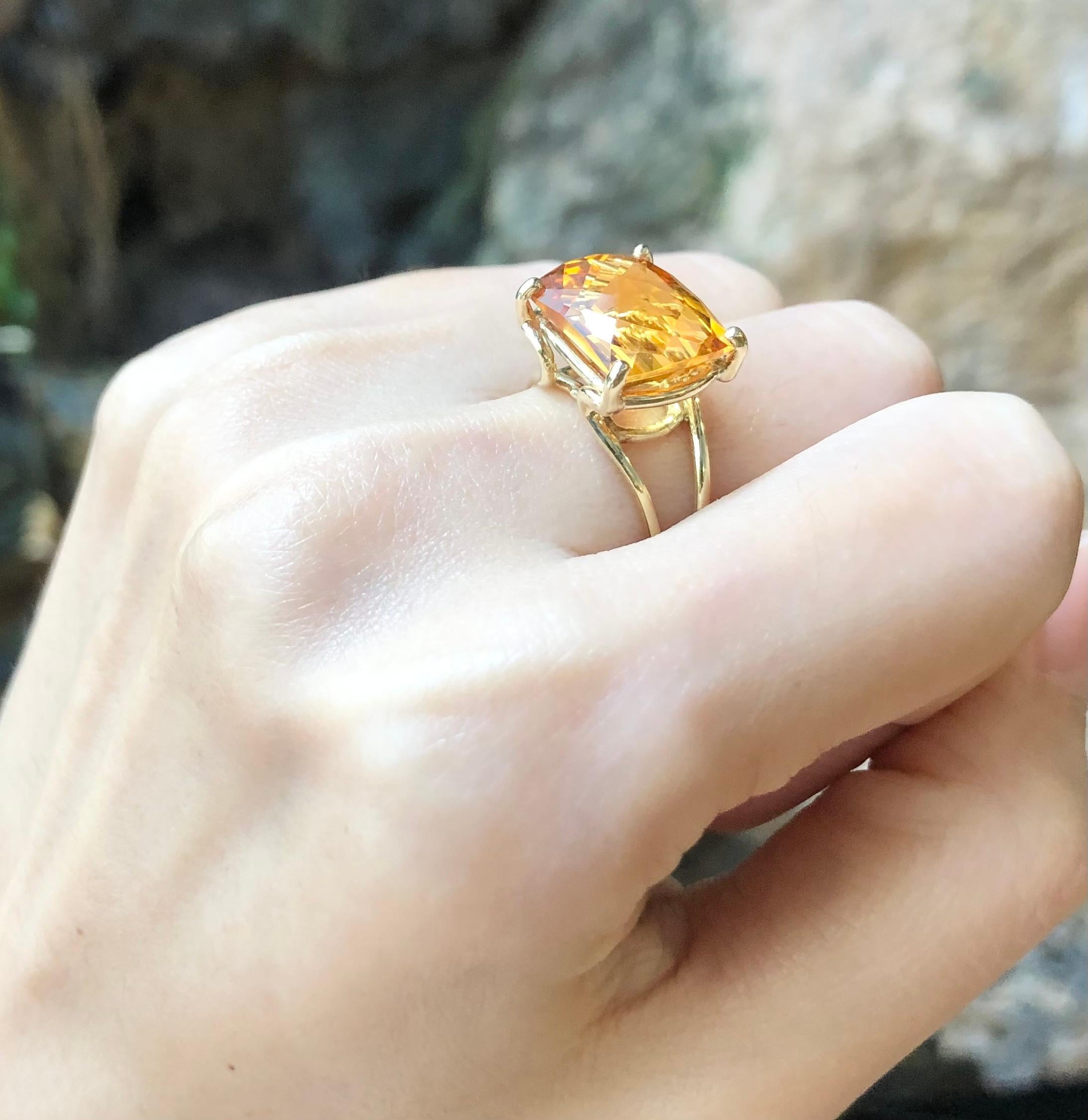 Citrine Ring Set in 14 Karat Gold Settings In New Condition In Bangkok, TH