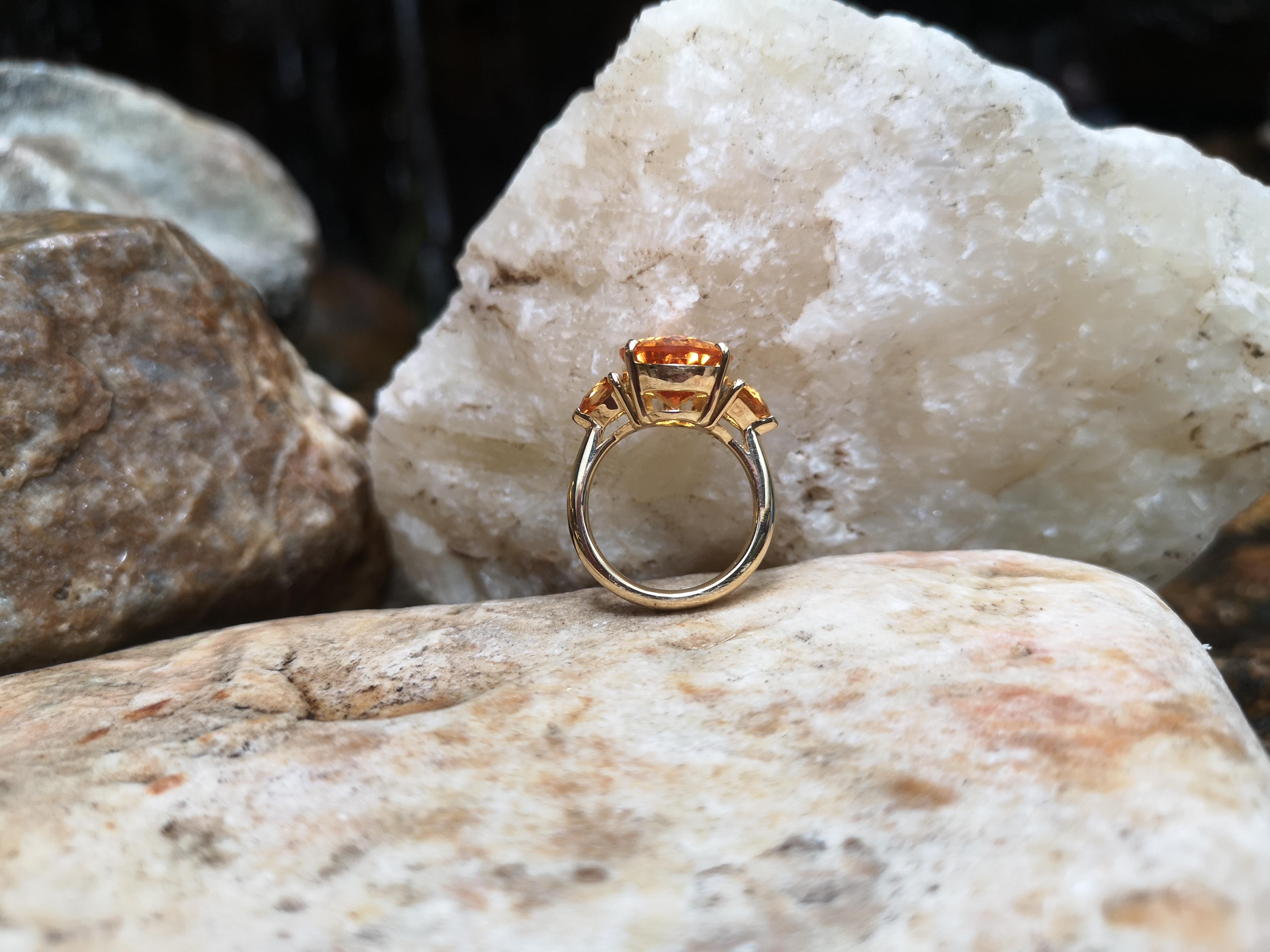 Contemporary Citrine Ring Set in 18 Karat Gold Settings For Sale