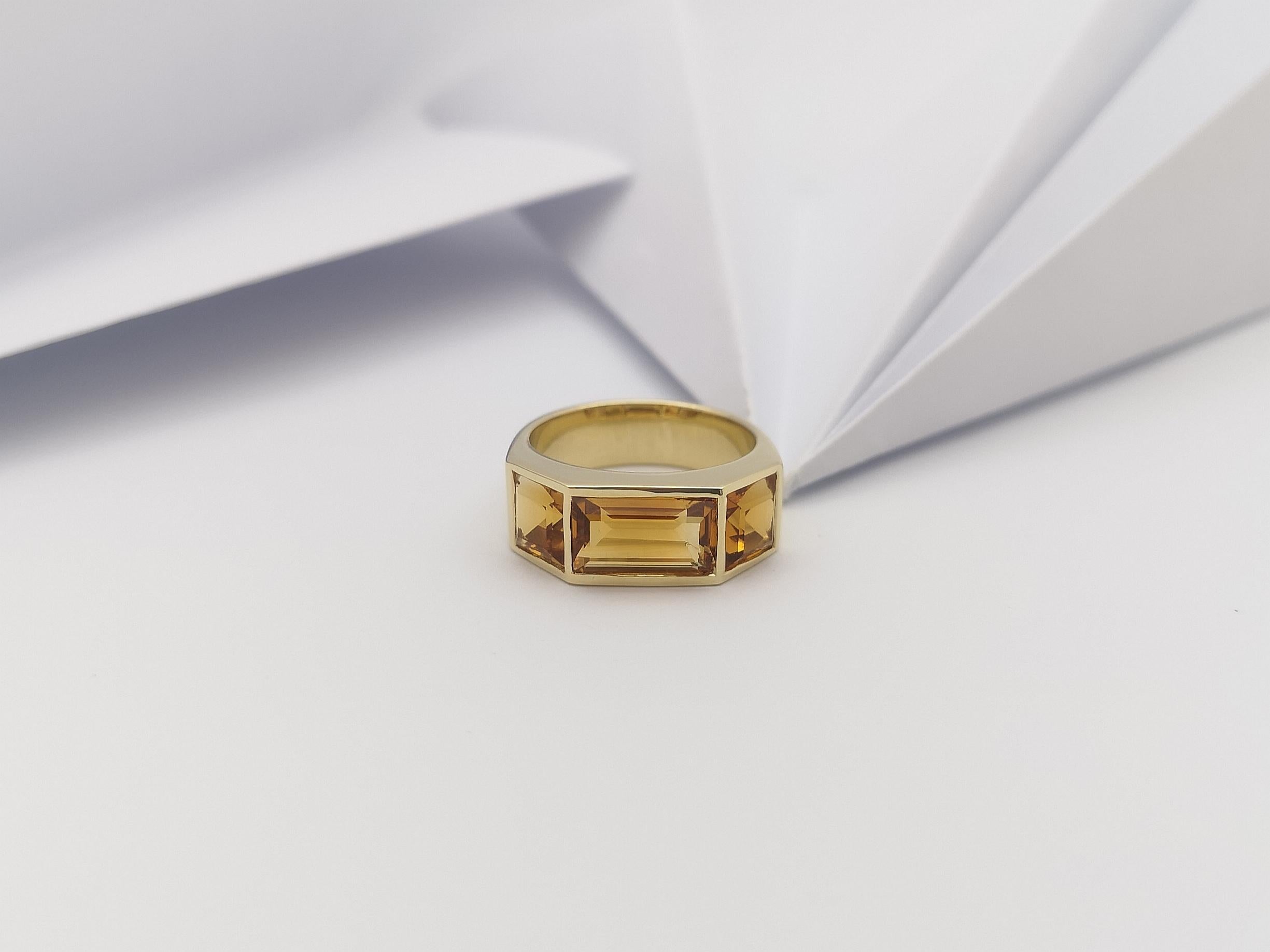 Women's or Men's Citrine Ring Set in 18 Karat Gold Settings For Sale
