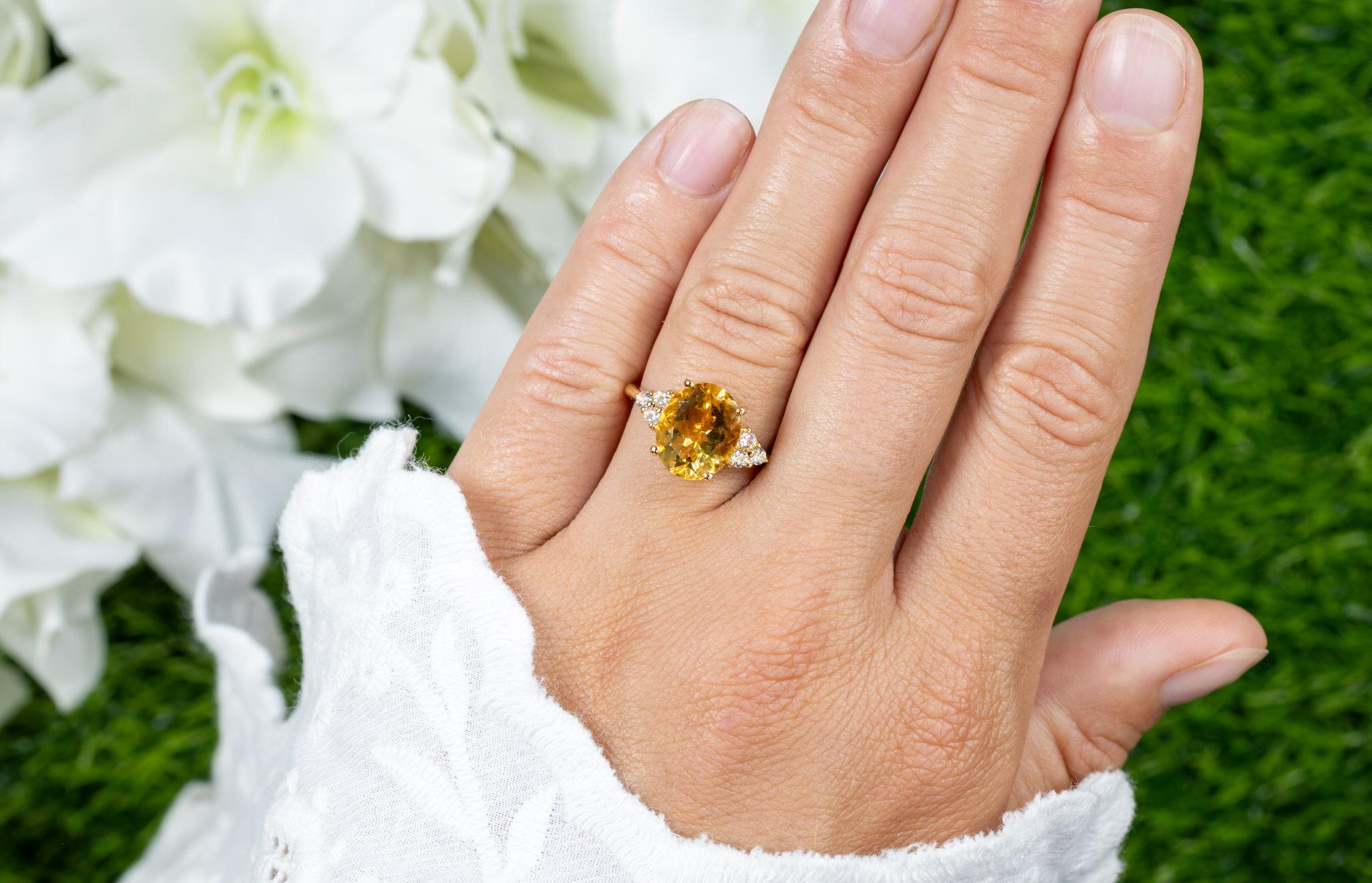 Contemporaneo Anello Citrino Topazio Bianco 3,33 Carati Placcato in Oro Giallo 14K A. Silver in vendita