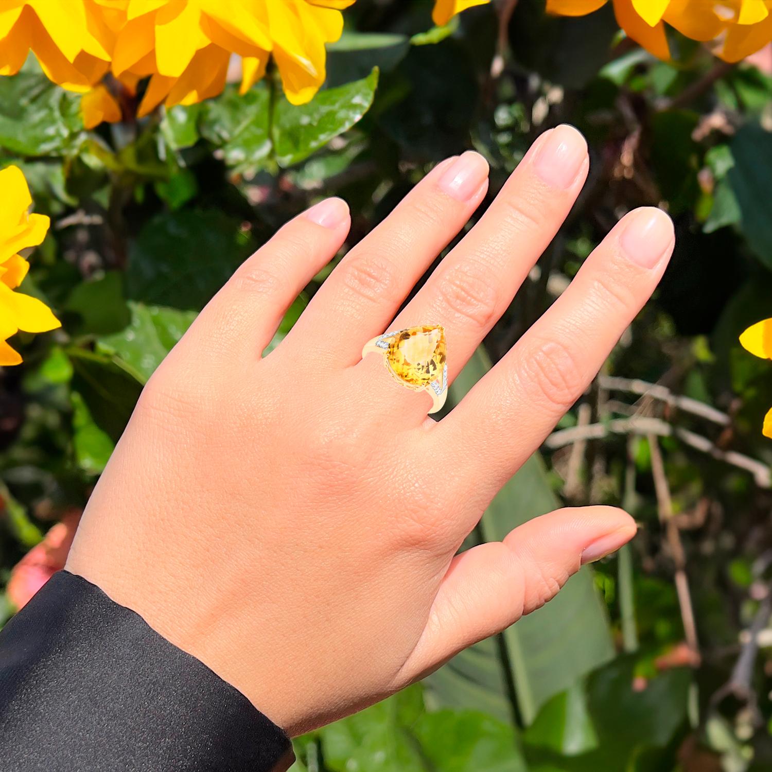 Contemporary Citrine Ring With Diamonds 7.37 Carats 14K Yellow Gold For Sale