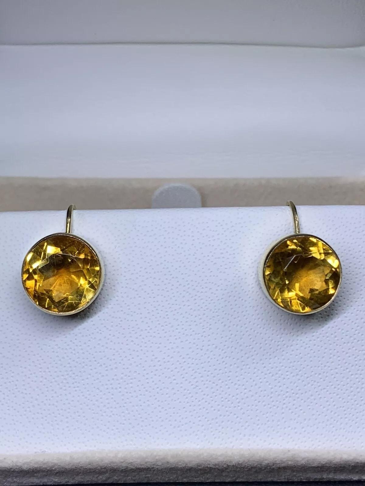Pendientes redondos de citrino con bisel en oro amarillo de 9 ct envejecido. Corte redondo en venta