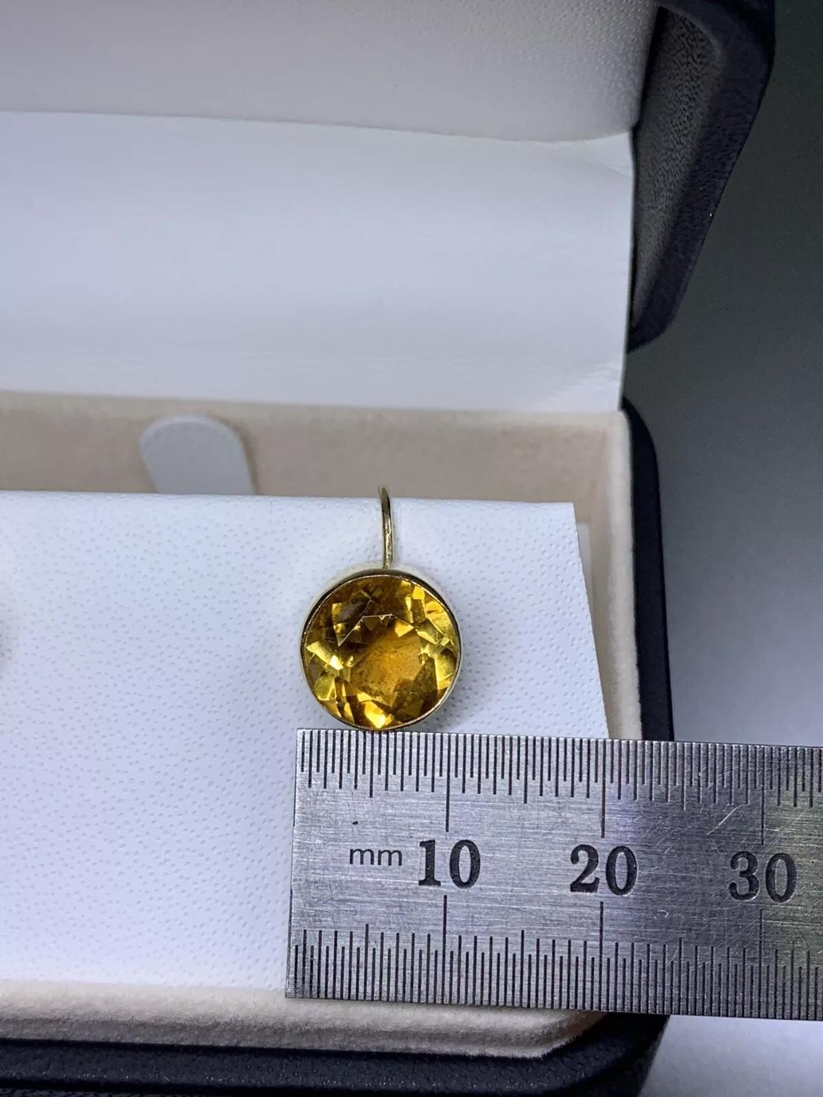Pendientes redondos de citrino con bisel en oro amarillo de 9 ct envejecido. en venta 1